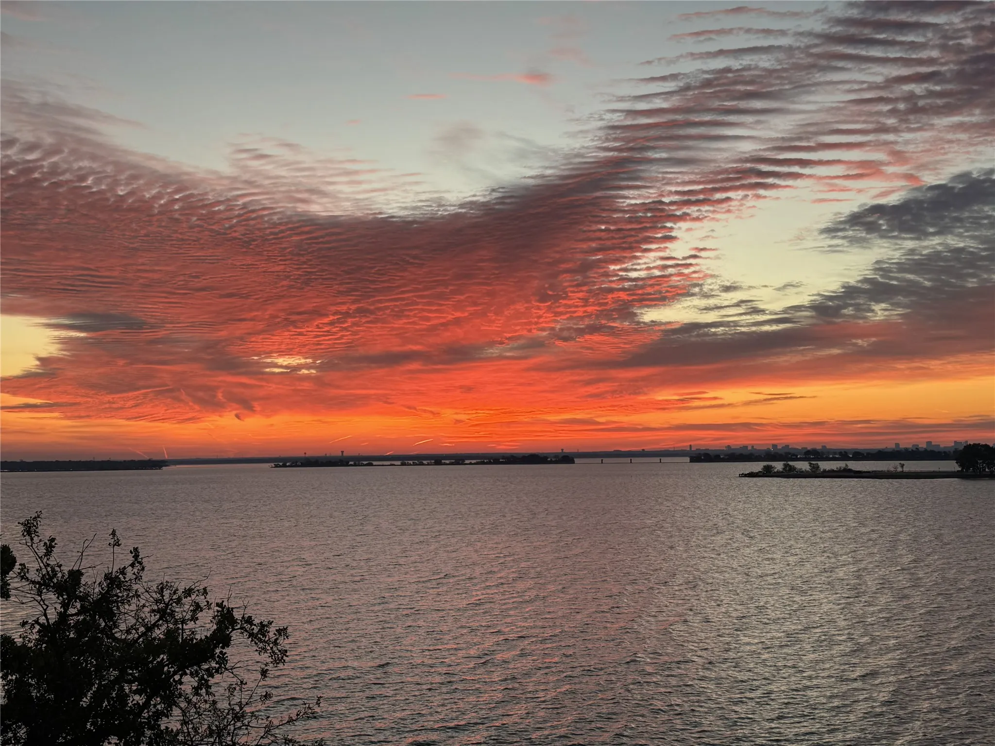 Condominium For Sale in Denton County , 500 Waters Edge Drive 324, Lake Dallas, Texas 75065, 3 Bedroom, 3 Bathroom, 2 Garage spaces, 1,886 Sqft, built in 2014, mls#21240631, Real Estate Agent in Lake Dallas, Homes For Sale in Denton county, Homes For Sale in Lake Dallas, Realtor in Lake Dallas Texas, Real Estate Brokerage Independent Realty Texas, Luminita Cordes Realtor