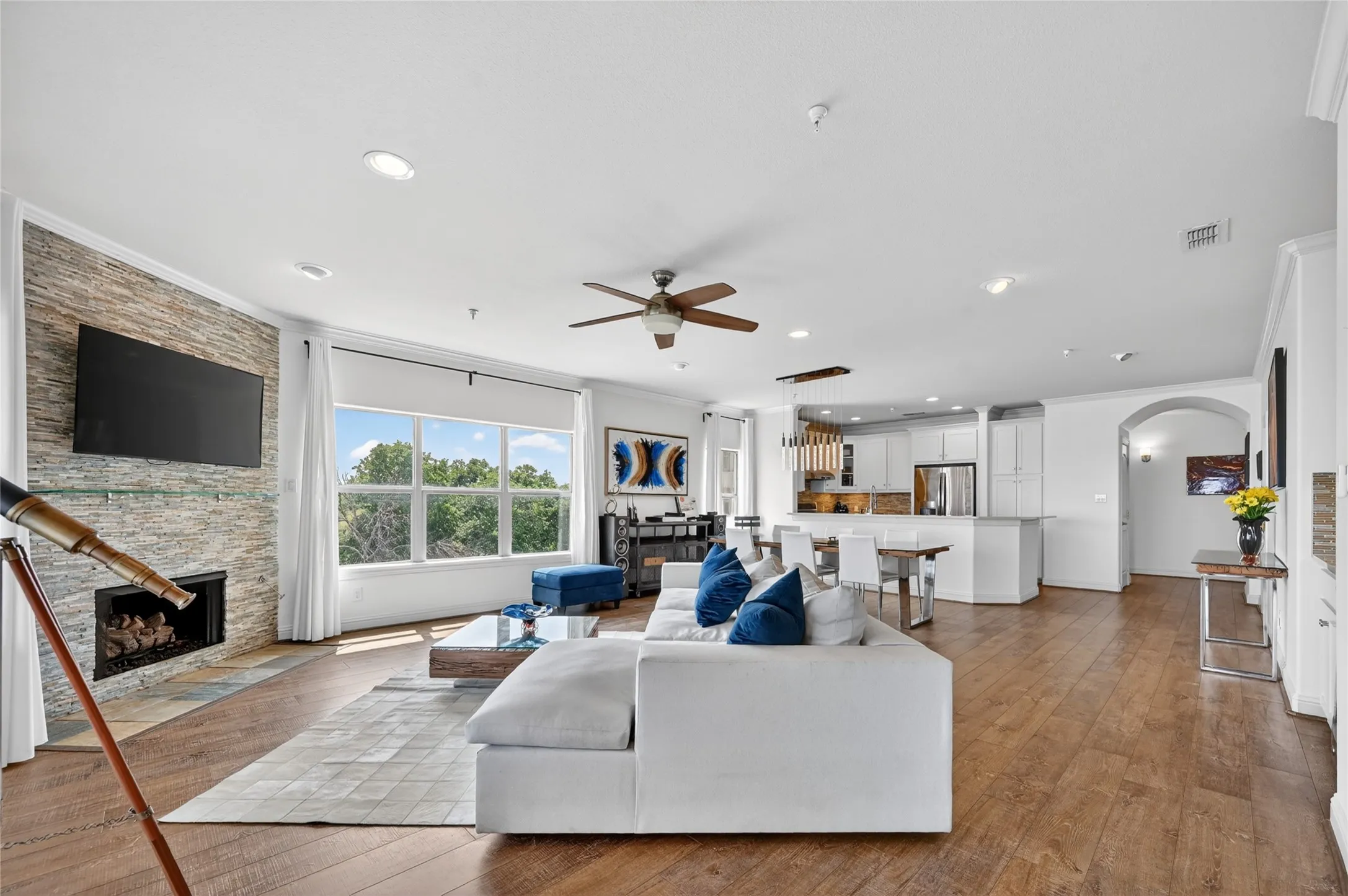 Condominium For Sale in Denton County , 500 Waters Edge Drive 324, Lake Dallas, Texas 75065, 3 Bedroom, 3 Bathroom, 2 Garage spaces, 1,886 Sqft, built in 2014, mls#21240631, Real Estate Agent in Lake Dallas, Homes For Sale in Denton county, Homes For Sale in Lake Dallas, Realtor in Lake Dallas Texas, Real Estate Brokerage Independent Realty Texas, Luminita Cordes Realtor
