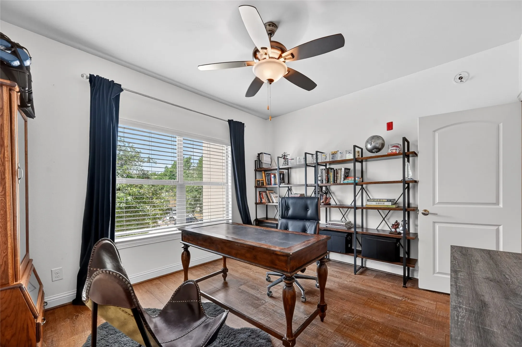 Condominium For Sale in Denton County , 500 Waters Edge Drive 324, Lake Dallas, Texas 75065, 3 Bedroom, 3 Bathroom, 2 Garage spaces, 1,886 Sqft, built in 2014, mls#21240631, Real Estate Agent in Lake Dallas, Homes For Sale in Denton county, Homes For Sale in Lake Dallas, Realtor in Lake Dallas Texas, Real Estate Brokerage Independent Realty Texas, Luminita Cordes Realtor