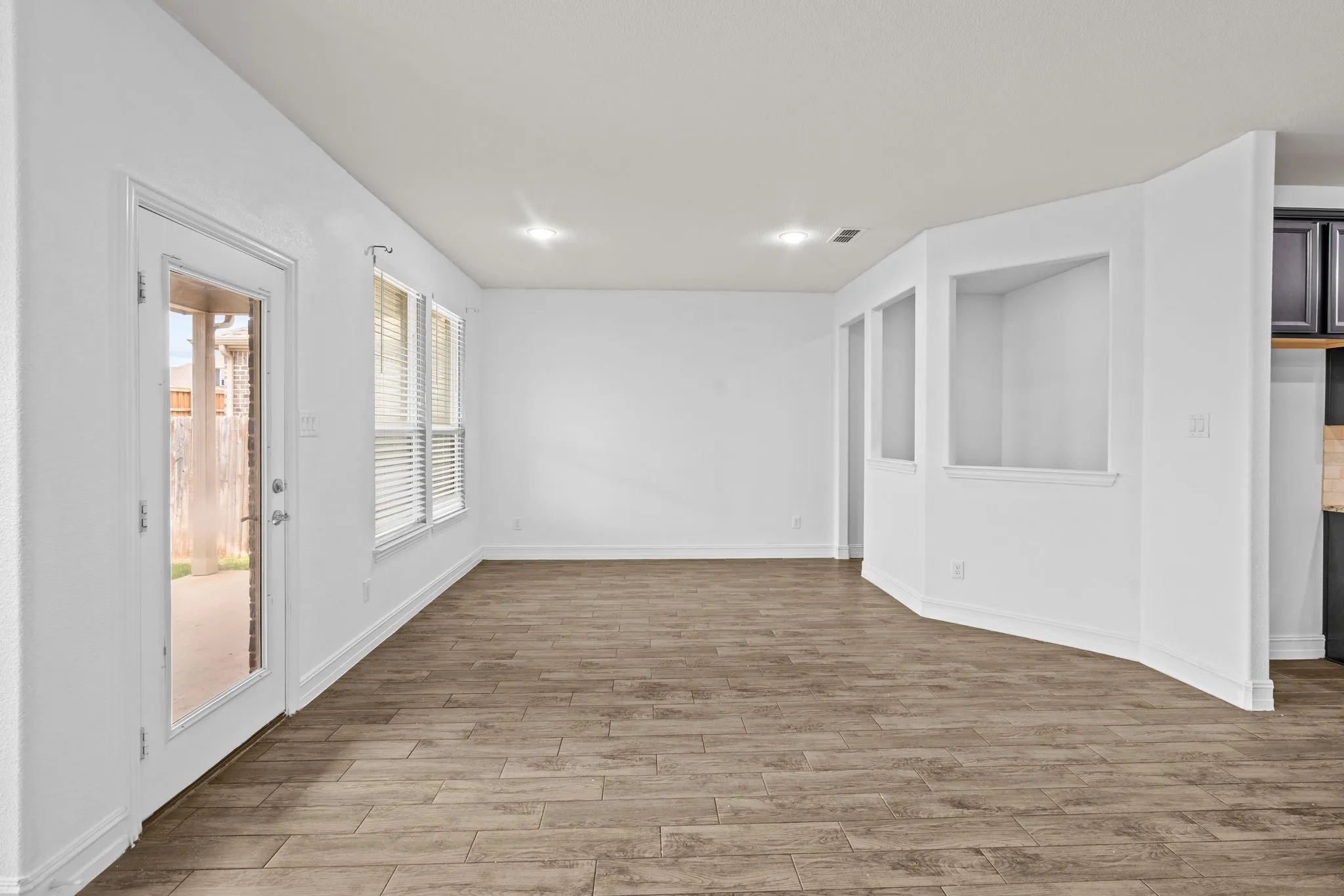 Single Family Residence For Sale in Tarrant County , 1929 Brahorn Lane, Fort Worth, Texas 76131, 4 Bedrooms, 4 Bathrooms, 3 Garage spaces, 3,474 Sqft, built in 2016, Price $500,000, mls#21241721, Real Estate Agent in Fort Worth, Homes For Sale in Tarrant county, Homes For Sale in Fort Worth, Realtor in Fort Worth Texas, Real Estate Brokerage Independent Realty Texas, Luminita Cordes Realtor
