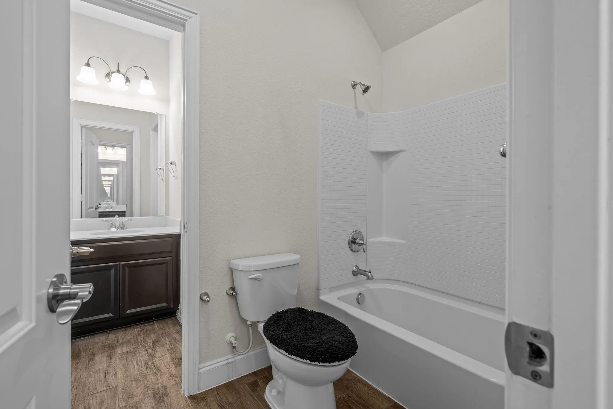 Single Family Residence For Sale in Tarrant County , 1929 Brahorn Lane, Fort Worth, Texas 76131, 4 Bedrooms, 4 Bathrooms, 3 Garage spaces, 3,474 Sqft, built in 2016, Price $500,000, mls#21241721, Real Estate Agent in Fort Worth, Homes For Sale in Tarrant county, Homes For Sale in Fort Worth, Realtor in Fort Worth Texas, Real Estate Brokerage Independent Realty Texas, Luminita Cordes Realtor