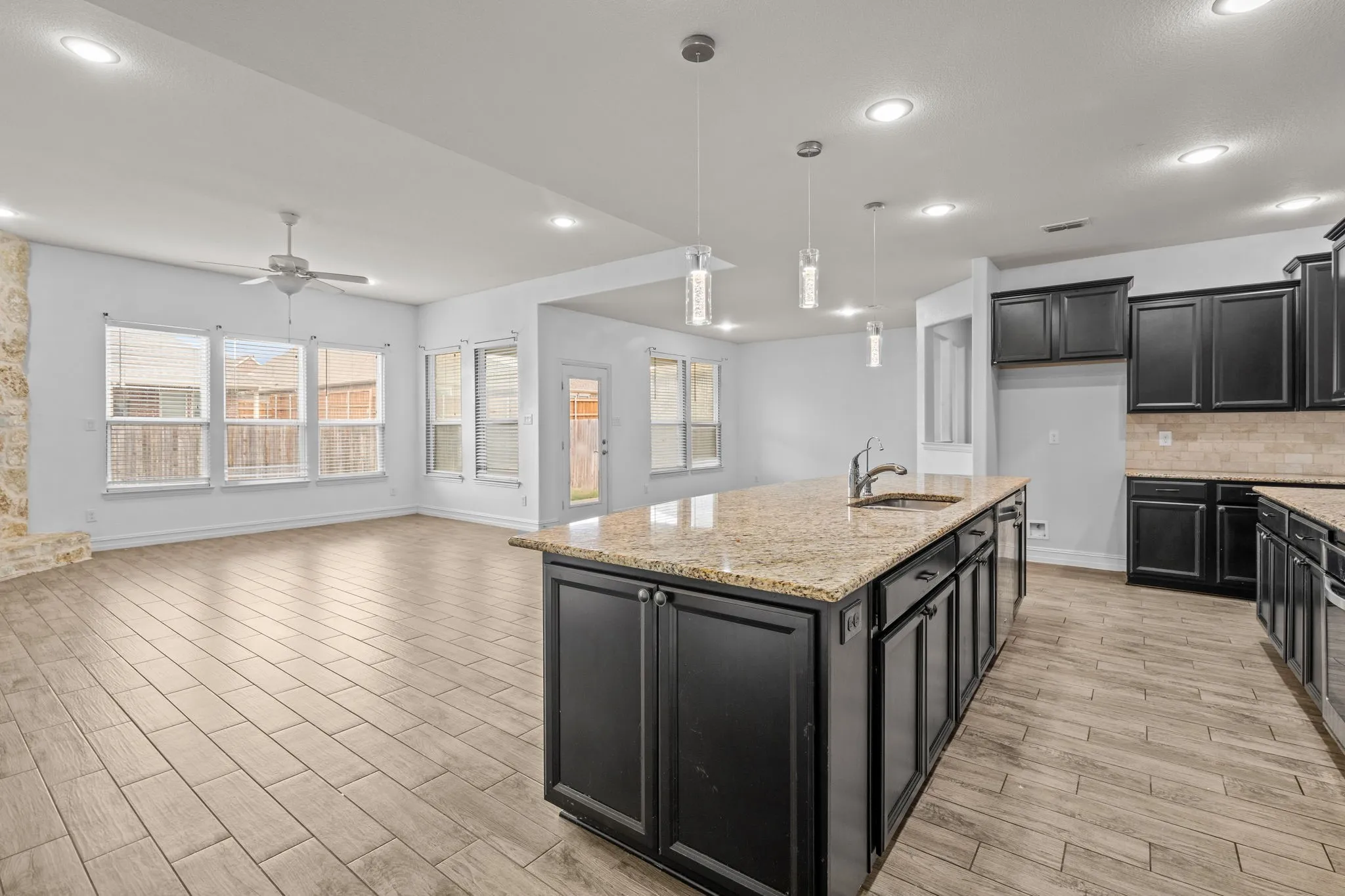 Single Family Residence For Sale in Tarrant County , 1929 Brahorn Lane, Fort Worth, Texas 76131, 4 Bedrooms, 4 Bathrooms, 3 Garage spaces, 3,474 Sqft, built in 2016, Price $500,000, mls#21241721, Real Estate Agent in Fort Worth, Homes For Sale in Tarrant county, Homes For Sale in Fort Worth, Realtor in Fort Worth Texas, Real Estate Brokerage Independent Realty Texas, Luminita Cordes Realtor