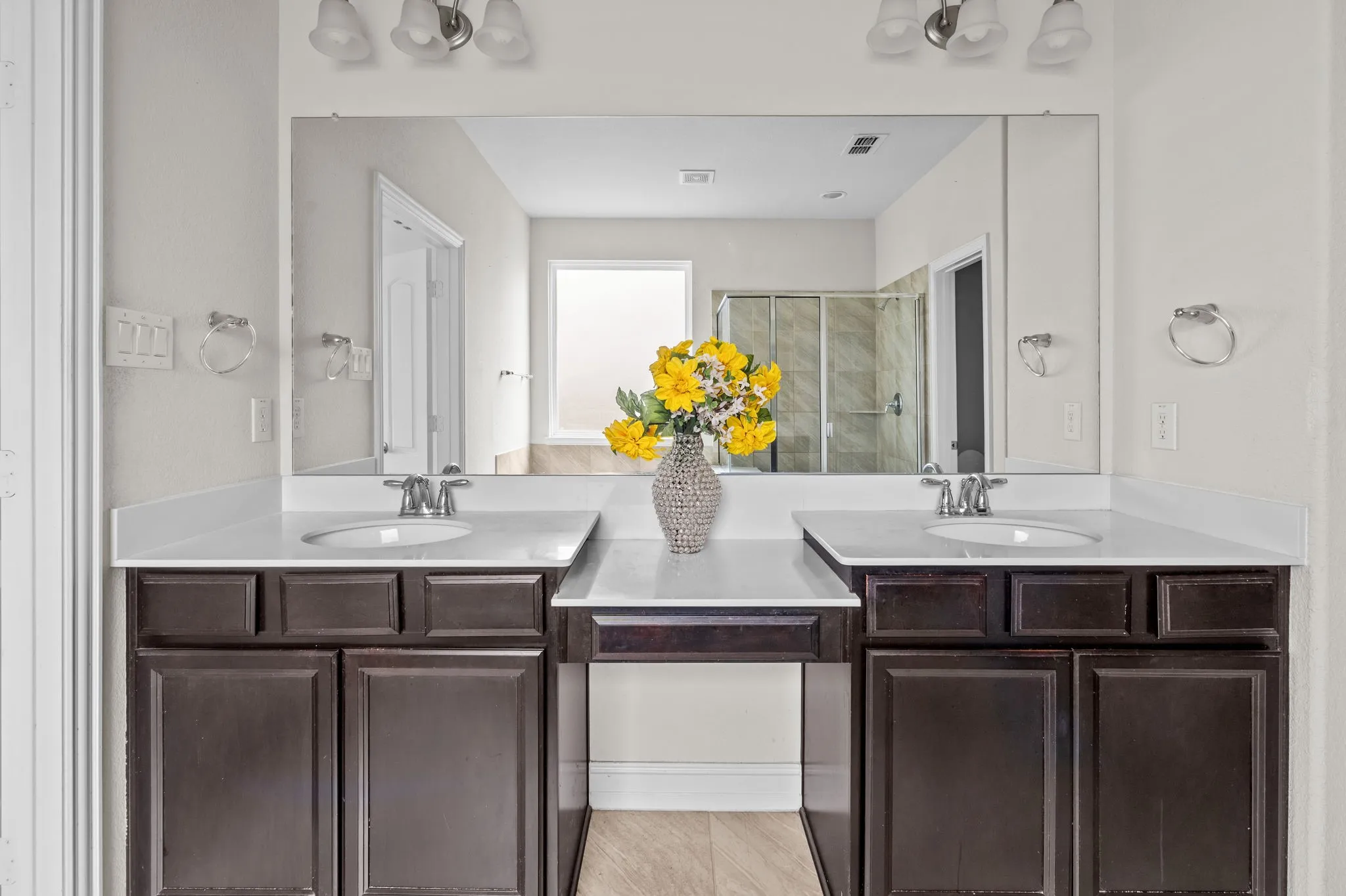 Single Family Residence For Sale in Tarrant County , 1929 Brahorn Lane, Fort Worth, Texas 76131, 4 Bedrooms, 4 Bathrooms, 3 Garage spaces, 3,474 Sqft, built in 2016, Price $500,000, mls#21241721, Real Estate Agent in Fort Worth, Homes For Sale in Tarrant county, Homes For Sale in Fort Worth, Realtor in Fort Worth Texas, Real Estate Brokerage Independent Realty Texas, Luminita Cordes Realtor