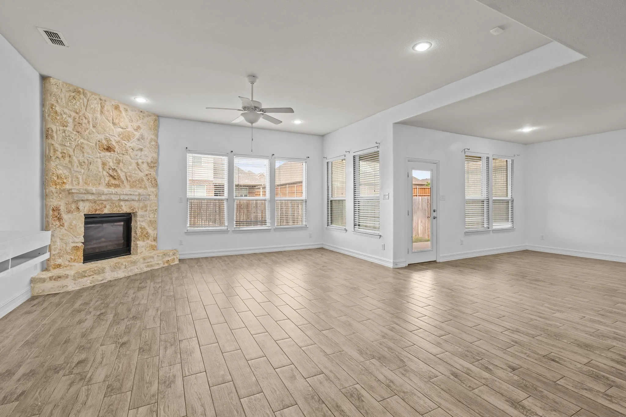 Single Family Residence For Sale in Tarrant County , 1929 Brahorn Lane, Fort Worth, Texas 76131, 4 Bedrooms, 4 Bathrooms, 3 Garage spaces, 3,474 Sqft, built in 2016, Price $500,000, mls#21241721, Real Estate Agent in Fort Worth, Homes For Sale in Tarrant county, Homes For Sale in Fort Worth, Realtor in Fort Worth Texas, Real Estate Brokerage Independent Realty Texas, Luminita Cordes Realtor