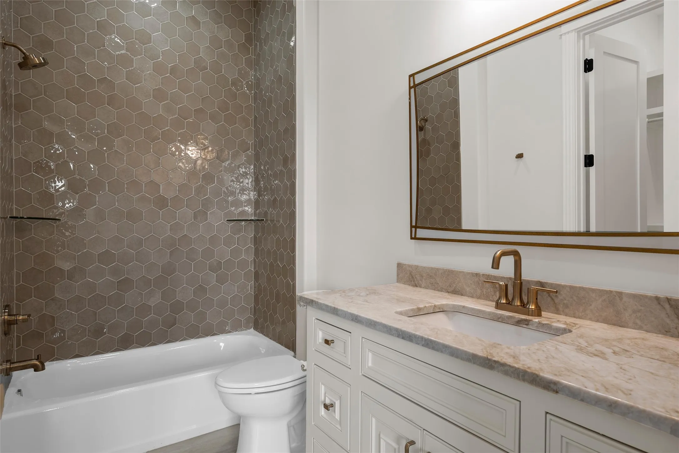 Single Family Residence For Sale in Mc Lennan County , 36 Pinehurst Drive, Woodway, Texas 76712, 4 Bedroom, 5 Bathroom, 2 Garage spaces, 3,216 Sqft, built in 2026, New Construction - Incomplete, mls#21242073, Real Estate Agent in Woodway, Homes For Sale in Mc Lennan county, Homes For Sale in Woodway, Realtor in Woodway Texas, Real Estate Brokerage Independent Realty Texas, Luminita Cordes Realtor