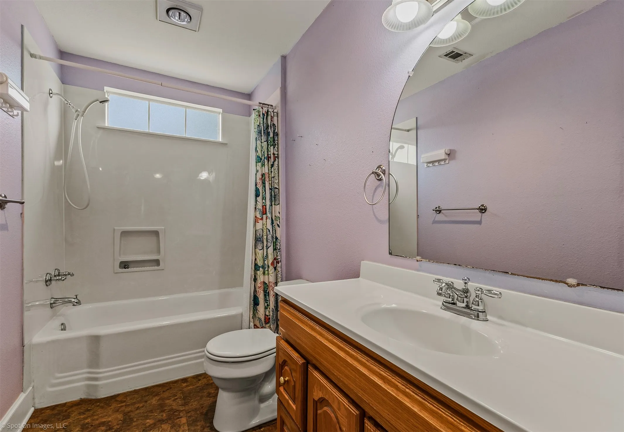Single Family Residence For Sale in Kaufman County , 914 Griffith Avenue, Terrell, Texas 75160, 3 Bedroom, 2 Bathroom, 1 Garage spaces, 1,882 Sqft, built in 1950, Preowned, mls#21233164, Real Estate Agent in Terrell, Homes For Sale in Kaufman county, Homes For Sale in Terrell, Realtor in Terrell Texas, Real Estate Brokerage Independent Realty Texas, Luminita Cordes Realtor