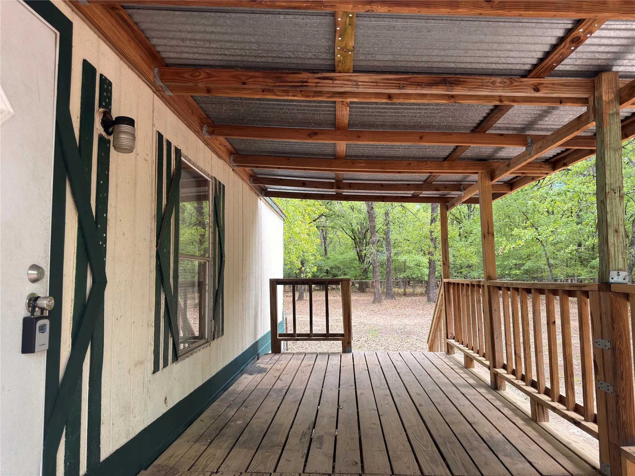 Mobile Home For Sale in Hunt County , 1300 Red Hawk Bay Drive, West Tawakoni, Texas 75474, 3 Bedroom, 2 Bathroom, Garage spaces, 924 Sqft, built in 1985, Preowned, mls#21242136, Real Estate Agent in West Tawakoni, Homes For Sale in Hunt county, Homes For Sale in West Tawakoni, Realtor in West Tawakoni Texas, Real Estate Brokerage Independent Realty Texas, Luminita Cordes Realtor