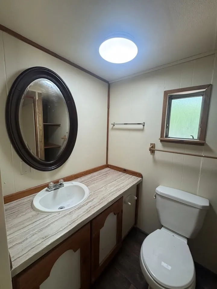 Mobile Home For Sale in Hunt County , 1300 Red Hawk Bay Drive, West Tawakoni, Texas 75474, 3 Bedroom, 2 Bathroom, Garage spaces, 924 Sqft, built in 1985, Preowned, mls#21242136, Real Estate Agent in West Tawakoni, Homes For Sale in Hunt county, Homes For Sale in West Tawakoni, Realtor in West Tawakoni Texas, Real Estate Brokerage Independent Realty Texas, Luminita Cordes Realtor