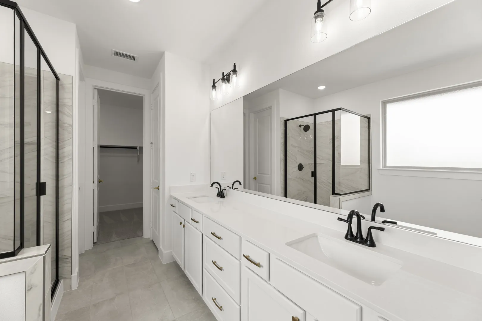 16. 3724 Outpost - Bath (2)