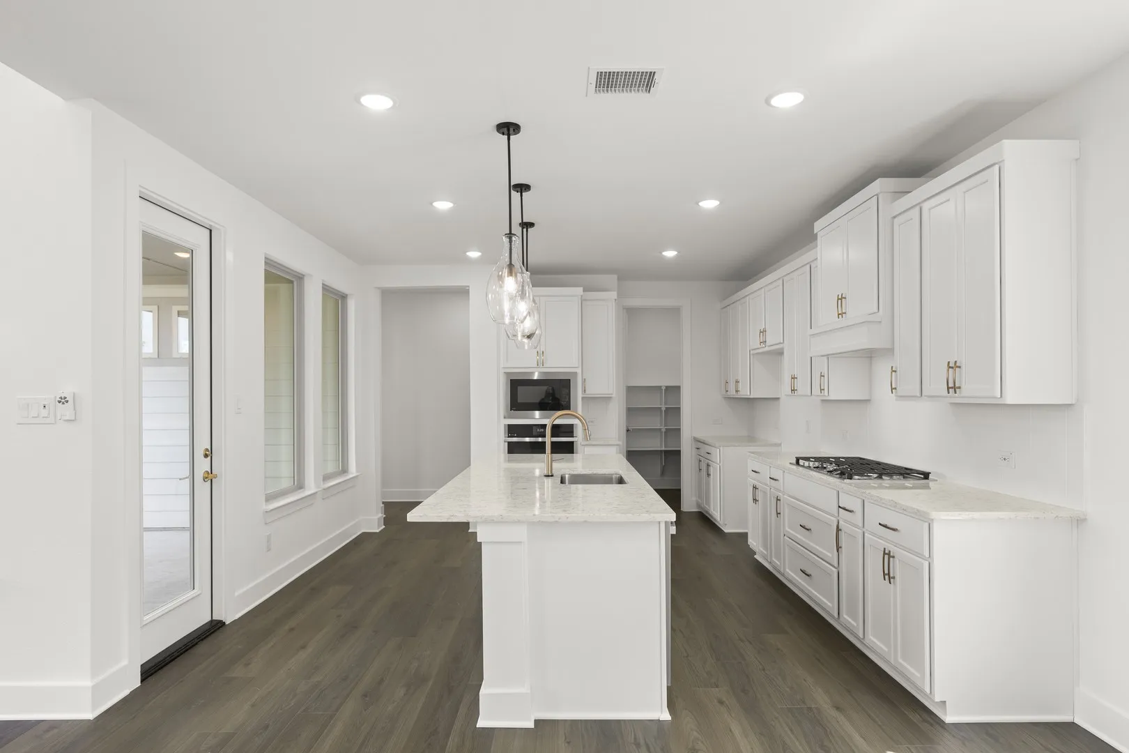 10. 3724 Outpost - Kitchen