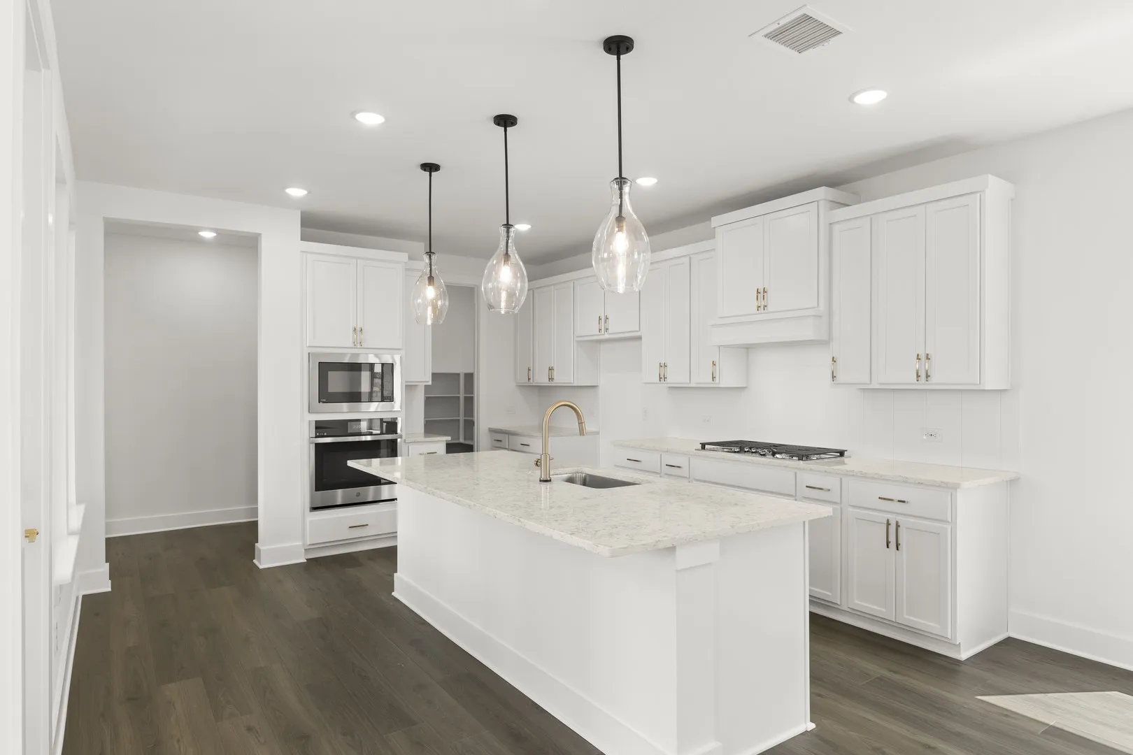 11. 3724 Outpost - Kitchen (2)