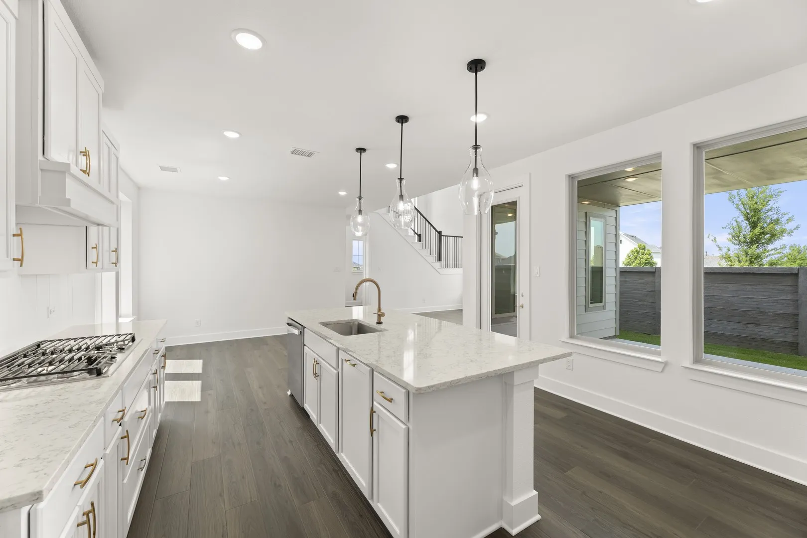 13. 3724 Outpost - Kitchen (4)