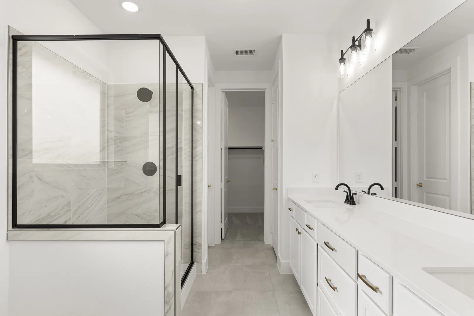 15. 3724 Outpost - Bath