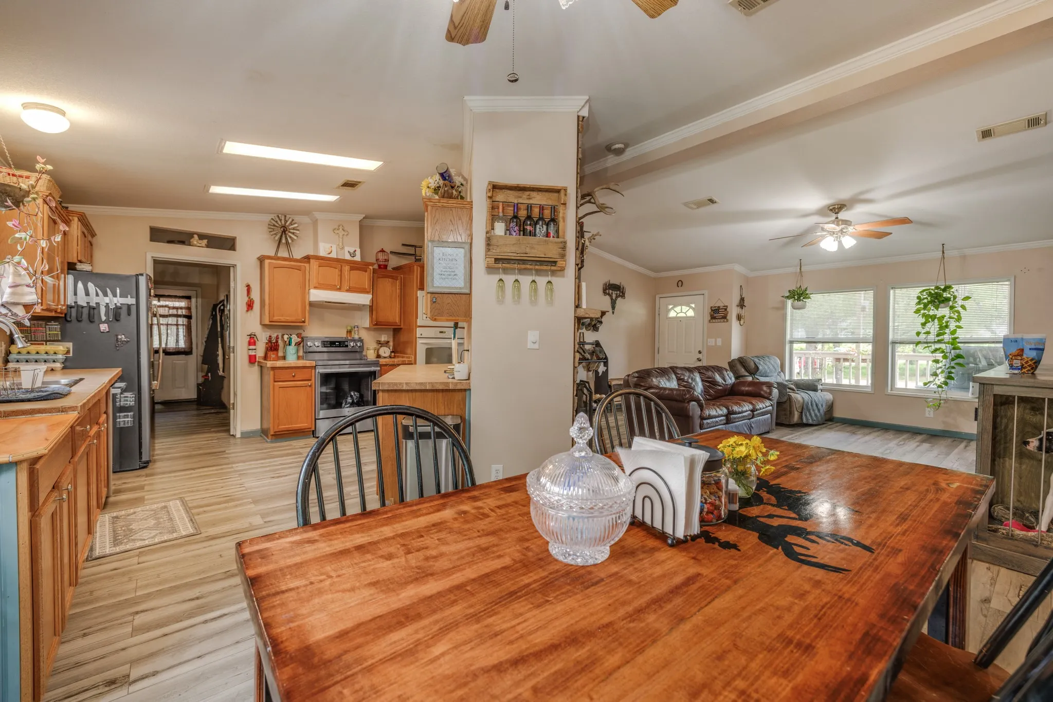 Mobile Home For Sale in Jones County , 8378 County Road 358, Anson, Texas 79501, 3 Bedroom, 2 Bathroom, 5 Garage spaces, 1,560 Sqft, built in 2008, Preowned, mls#21222960, Real Estate Agent in Anson, Homes For Sale in Jones county, Homes For Sale in Anson, Realtor in Anson Texas, Real Estate Brokerage Independent Realty Texas, Luminita Cordes Realtor
