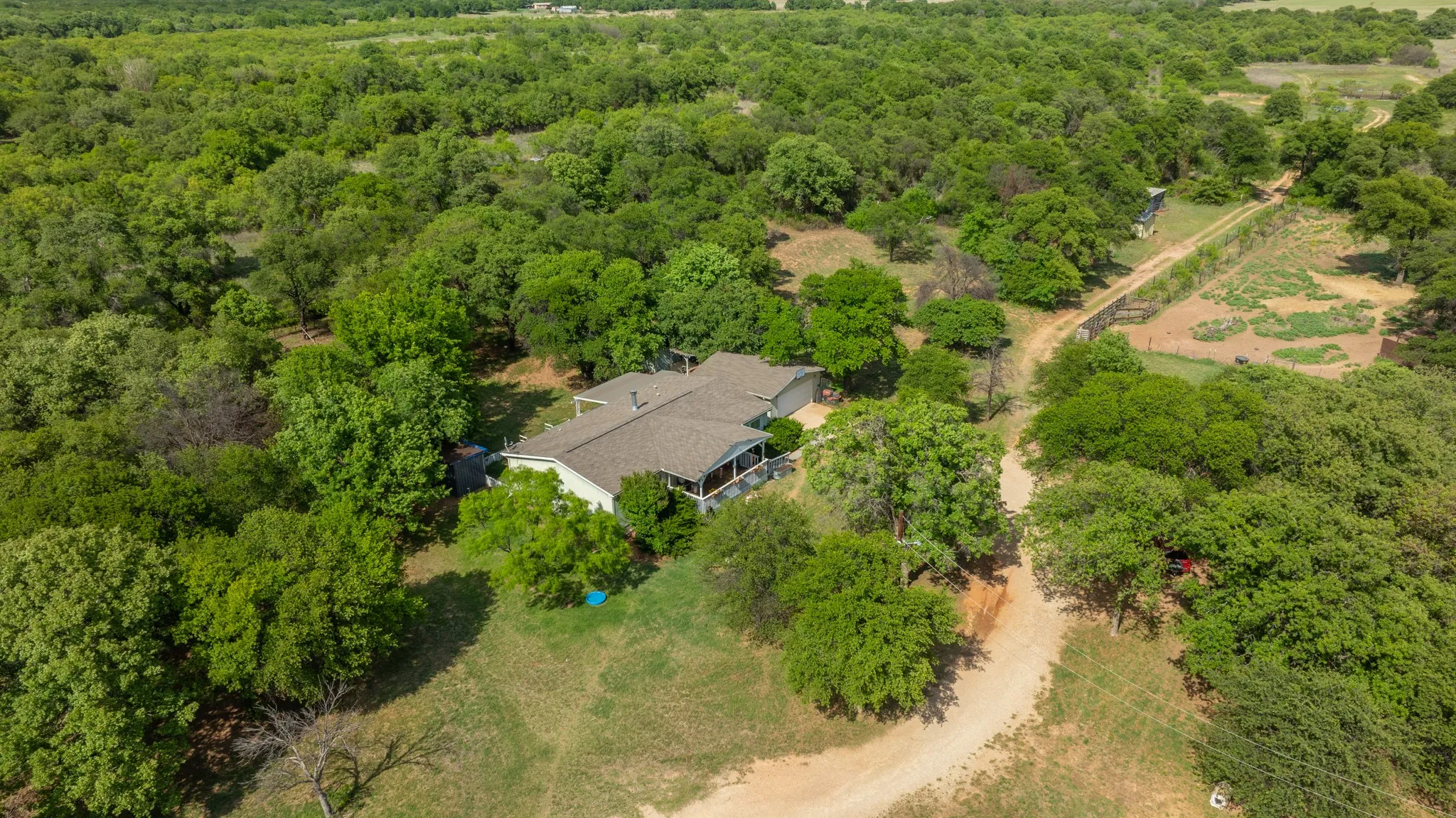 Mobile Home For Sale in Jones County , 8378 County Road 358, Anson, Texas 79501, 3 Bedroom, 2 Bathroom, 5 Garage spaces, 1,560 Sqft, built in 2008, Preowned, mls#21222960, Real Estate Agent in Anson, Homes For Sale in Jones county, Homes For Sale in Anson, Realtor in Anson Texas, Real Estate Brokerage Independent Realty Texas, Luminita Cordes Realtor