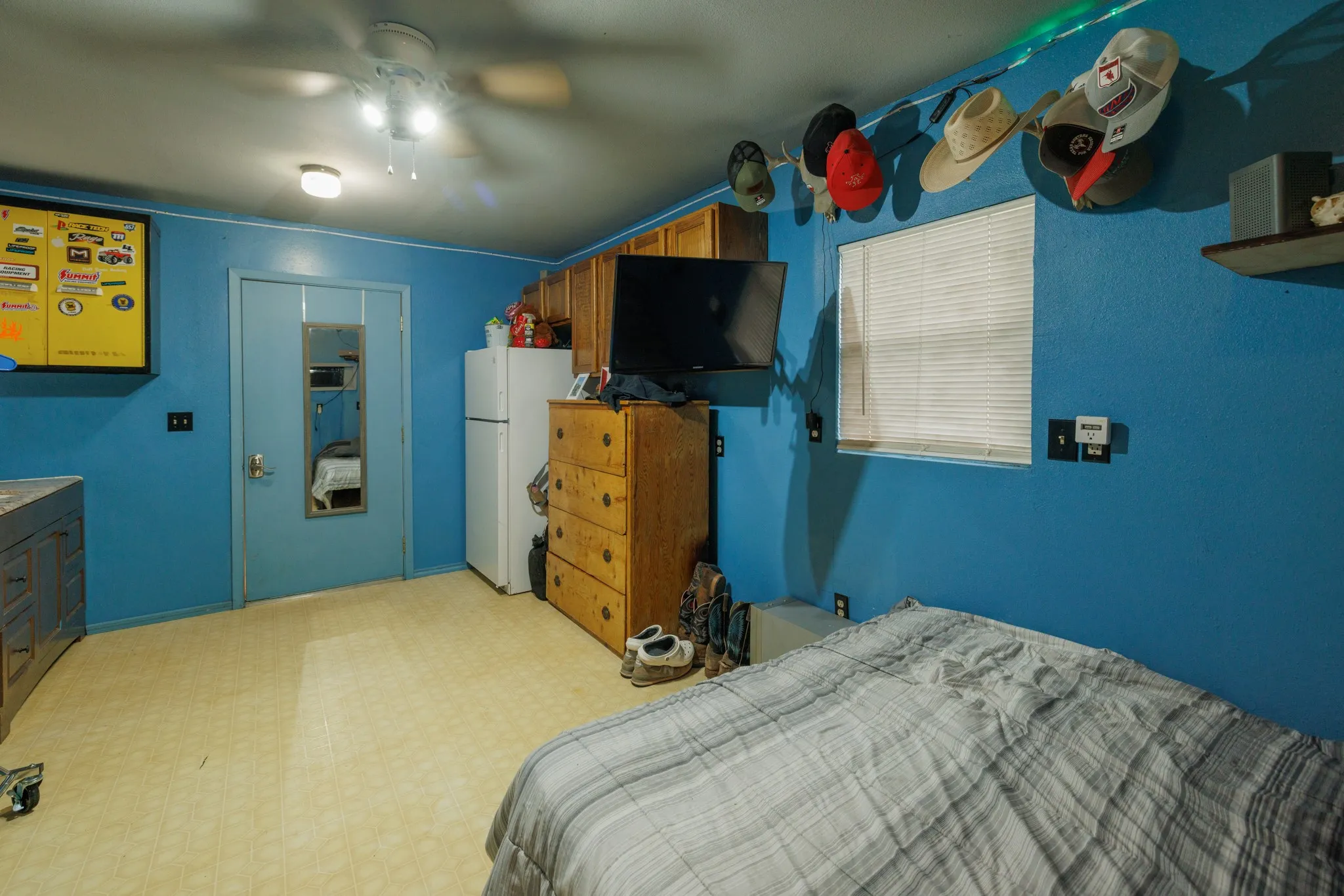 Mobile Home For Sale in Jones County , 8378 County Road 358, Anson, Texas 79501, 3 Bedroom, 2 Bathroom, 5 Garage spaces, 1,560 Sqft, built in 2008, Preowned, mls#21222960, Real Estate Agent in Anson, Homes For Sale in Jones county, Homes For Sale in Anson, Realtor in Anson Texas, Real Estate Brokerage Independent Realty Texas, Luminita Cordes Realtor