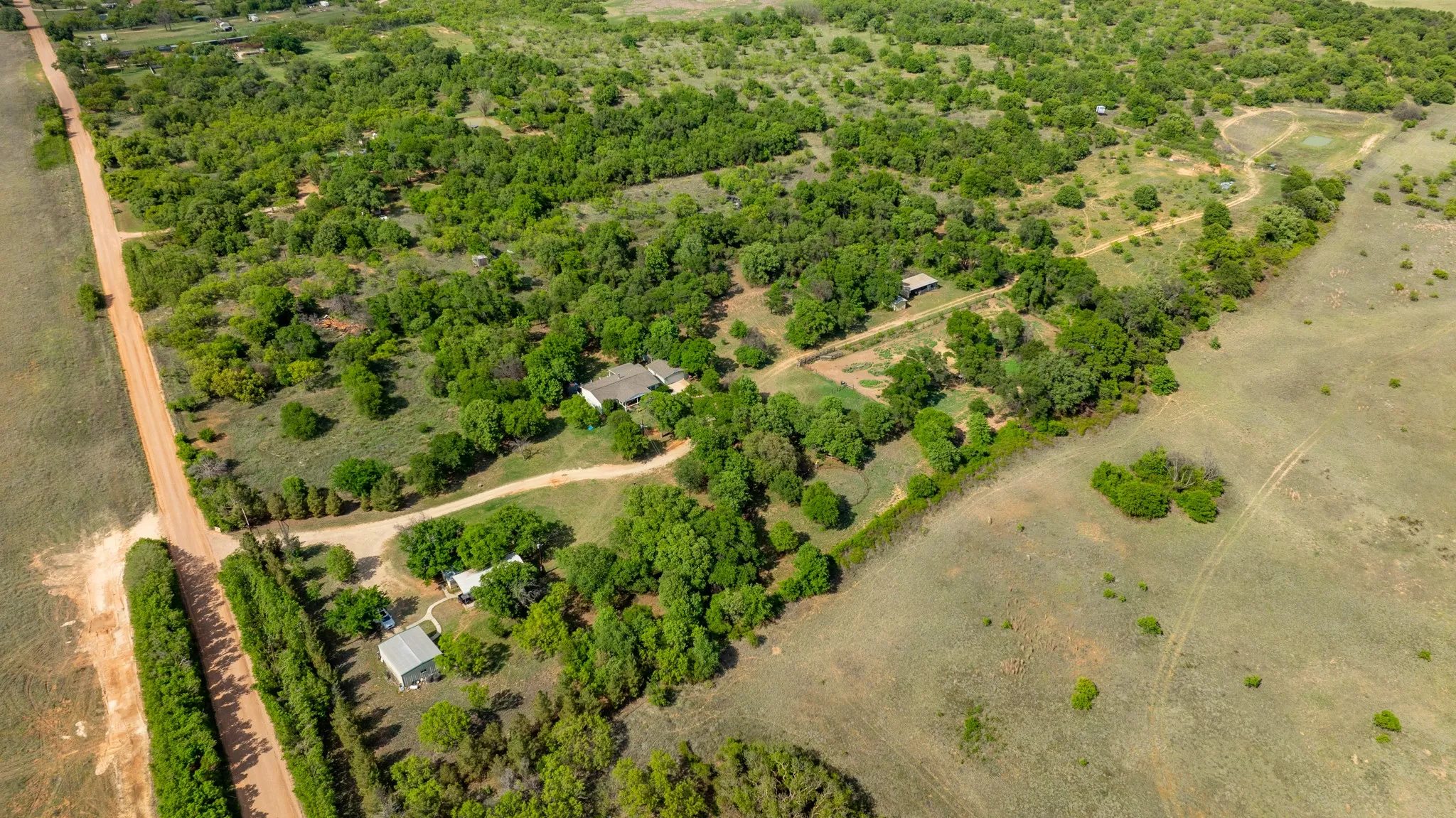 Mobile Home For Sale in Jones County , 8378 County Road 358, Anson, Texas 79501, 3 Bedroom, 2 Bathroom, 5 Garage spaces, 1,560 Sqft, built in 2008, Preowned, mls#21222960, Real Estate Agent in Anson, Homes For Sale in Jones county, Homes For Sale in Anson, Realtor in Anson Texas, Real Estate Brokerage Independent Realty Texas, Luminita Cordes Realtor
