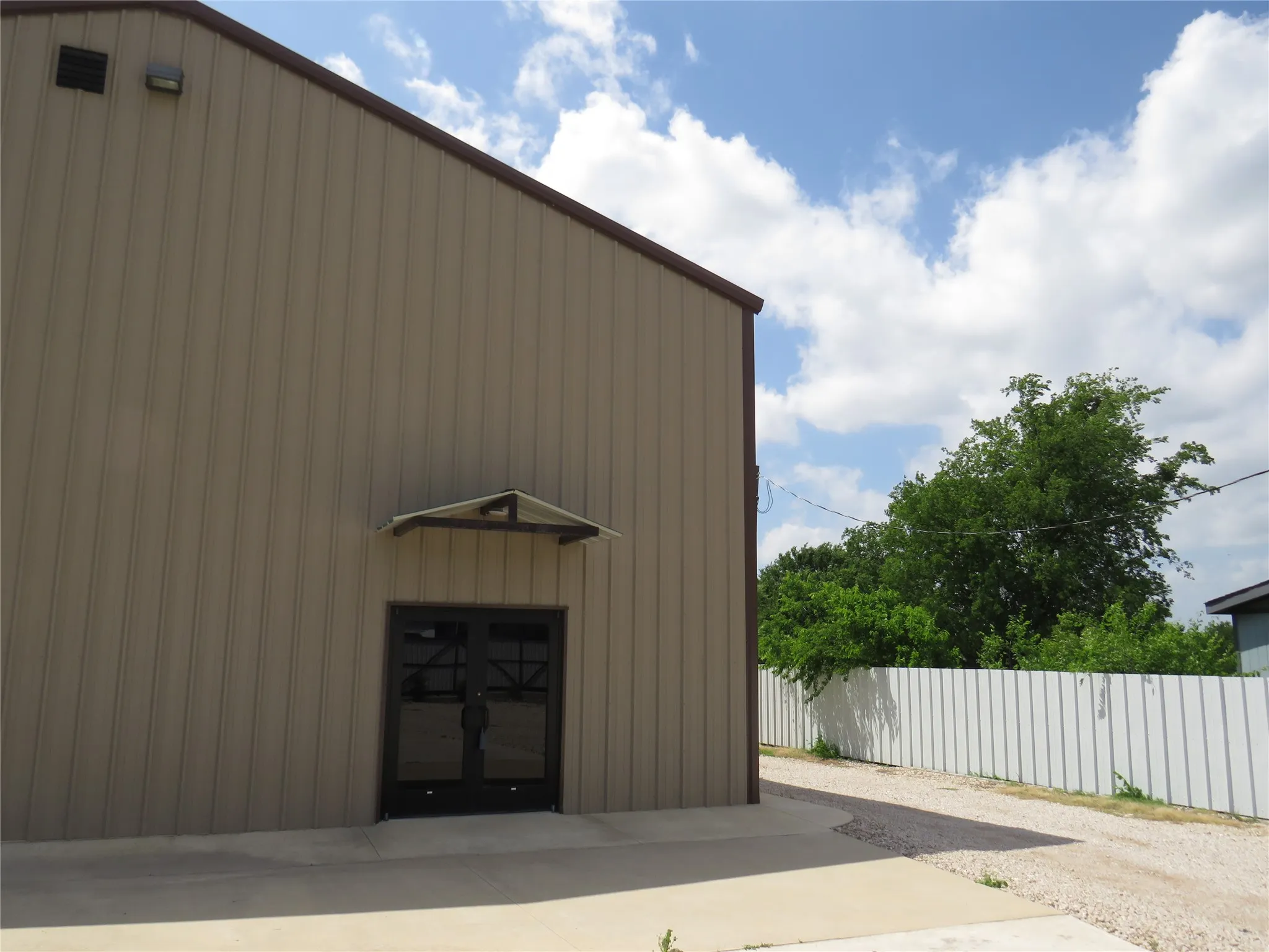 Single Family Residence For Rent in Denton County , 12069 Joyce Lane 2, Roanoke, Texas 76262, 1 Bedroom, 2 Bathrooms, Garage spaces, 7,950 Sqft, built in 2021, Price $850, mls#21241858, Real Estate Agent in Roanoke, Homes For Rent in Denton county, Homes For Rent in Roanoke, Realtor in Roanoke Texas, Real Estate Brokerage Independent Realty Texas, Luminita Cordes Realtor
