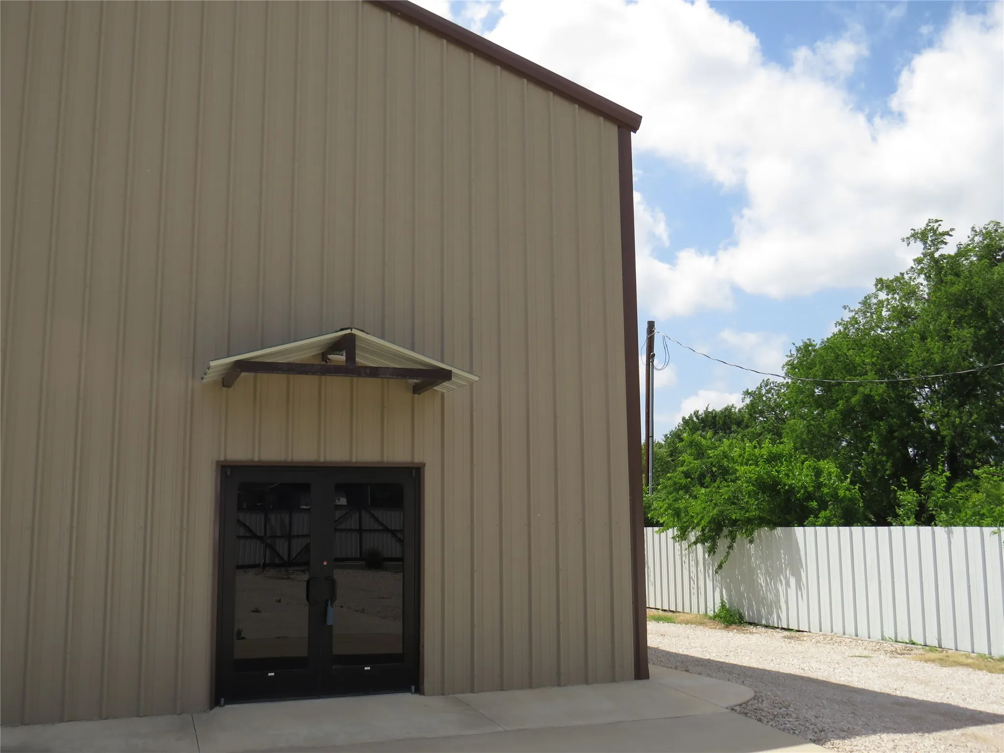 Single Family Residence For Rent in Denton County , 12069 Joyce Lane 2, Roanoke, Texas 76262, 1 Bedroom, 2 Bathrooms, Garage spaces, 7,950 Sqft, built in 2021, Price $850, mls#21241858, Real Estate Agent in Roanoke, Homes For Rent in Denton county, Homes For Rent in Roanoke, Realtor in Roanoke Texas, Real Estate Brokerage Independent Realty Texas, Luminita Cordes Realtor
