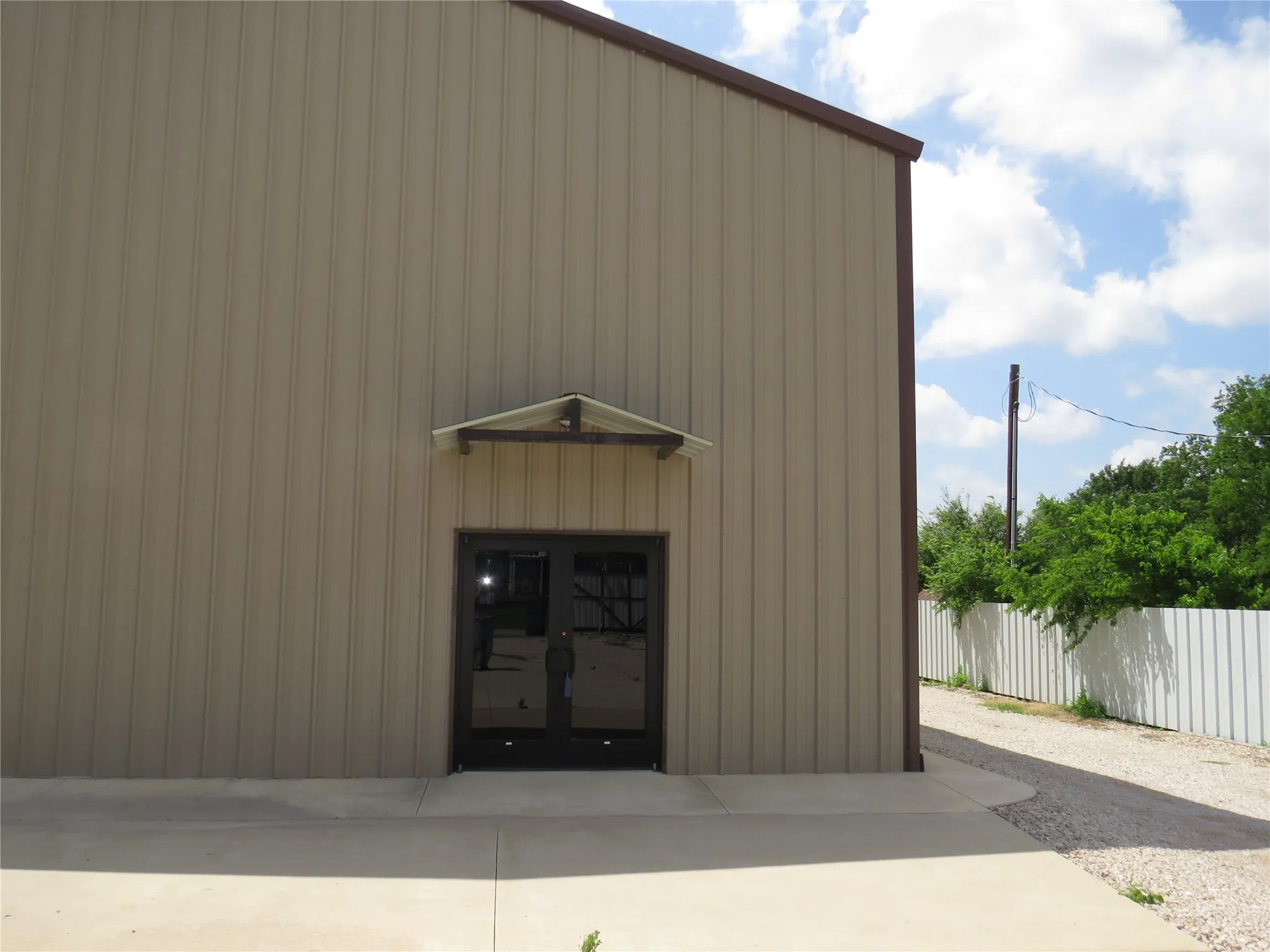 Single Family Residence For Rent in Denton County , 12069 Joyce Lane 2, Roanoke, Texas 76262, 1 Bedroom, 2 Bathrooms, Garage spaces, 7,950 Sqft, built in 2021, Price $850, mls#21241858, Real Estate Agent in Roanoke, Homes For Rent in Denton county, Homes For Rent in Roanoke, Realtor in Roanoke Texas, Real Estate Brokerage Independent Realty Texas, Luminita Cordes Realtor