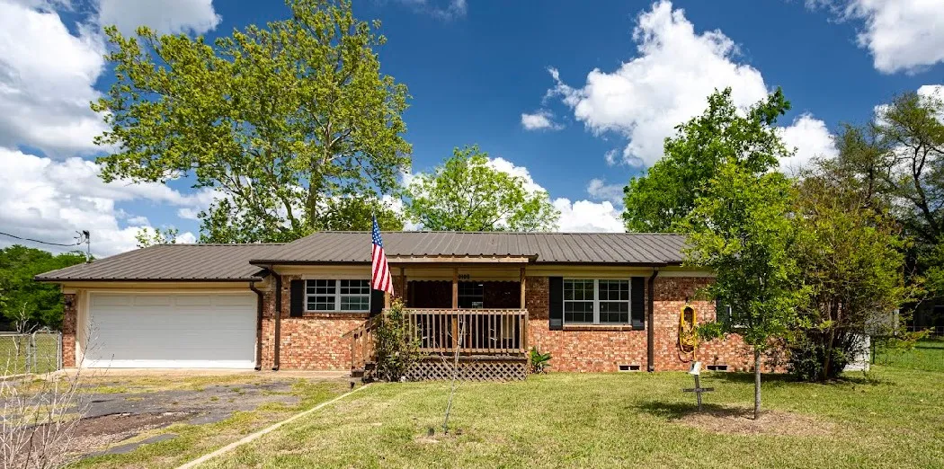 Single Family Residence For Sale in Van Zandt County , 1921 Fm 279, Ben Wheeler, Texas 75754, 3 Bedroom, 2 Bathroom, 2 Garage spaces, 1,943 Sqft, built in 1969, mls#21242159, Real Estate Agent in Ben Wheeler, Homes For Sale in Van Zandt county, Homes For Sale in Ben Wheeler, Realtor in Ben Wheeler Texas, Real Estate Brokerage Independent Realty Texas, Luminita Cordes Realtor