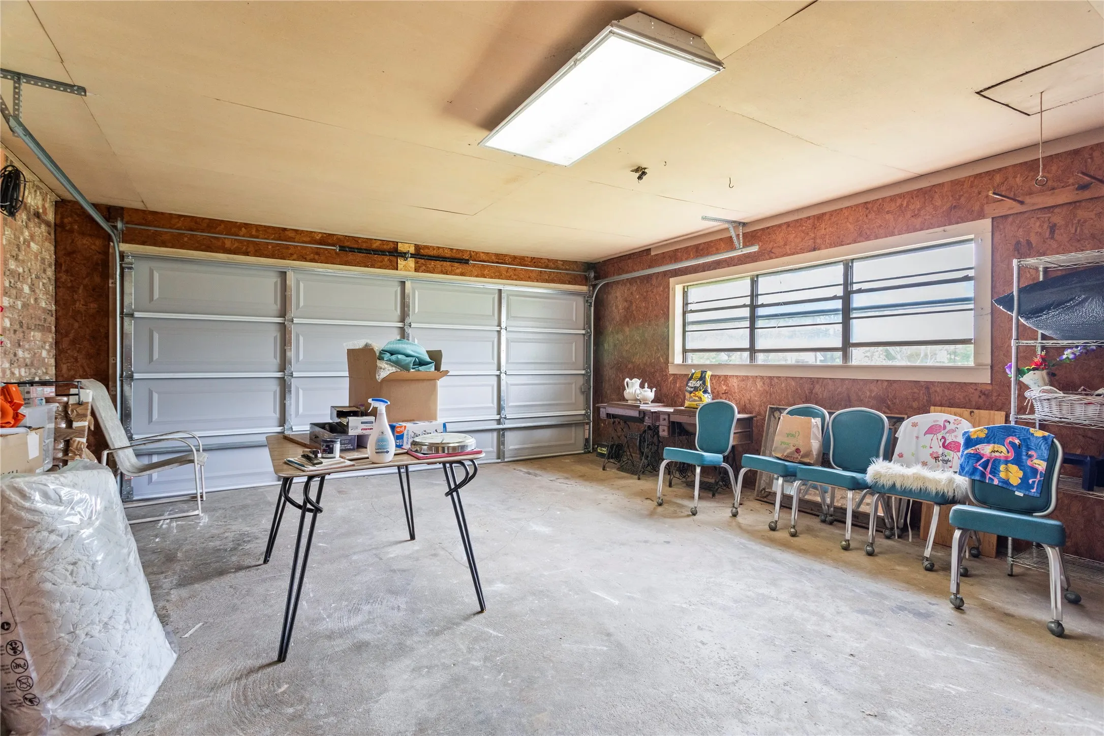 Single Family Residence For Sale in Van Zandt County , 1921 Fm 279, Ben Wheeler, Texas 75754, 3 Bedroom, 2 Bathroom, 2 Garage spaces, 1,943 Sqft, built in 1969, mls#21242159, Real Estate Agent in Ben Wheeler, Homes For Sale in Van Zandt county, Homes For Sale in Ben Wheeler, Realtor in Ben Wheeler Texas, Real Estate Brokerage Independent Realty Texas, Luminita Cordes Realtor