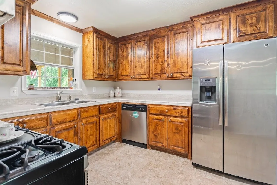 Single Family Residence For Sale in Van Zandt County , 1921 Fm 279, Ben Wheeler, Texas 75754, 3 Bedroom, 2 Bathroom, 2 Garage spaces, 1,943 Sqft, built in 1969, mls#21242159, Real Estate Agent in Ben Wheeler, Homes For Sale in Van Zandt county, Homes For Sale in Ben Wheeler, Realtor in Ben Wheeler Texas, Real Estate Brokerage Independent Realty Texas, Luminita Cordes Realtor