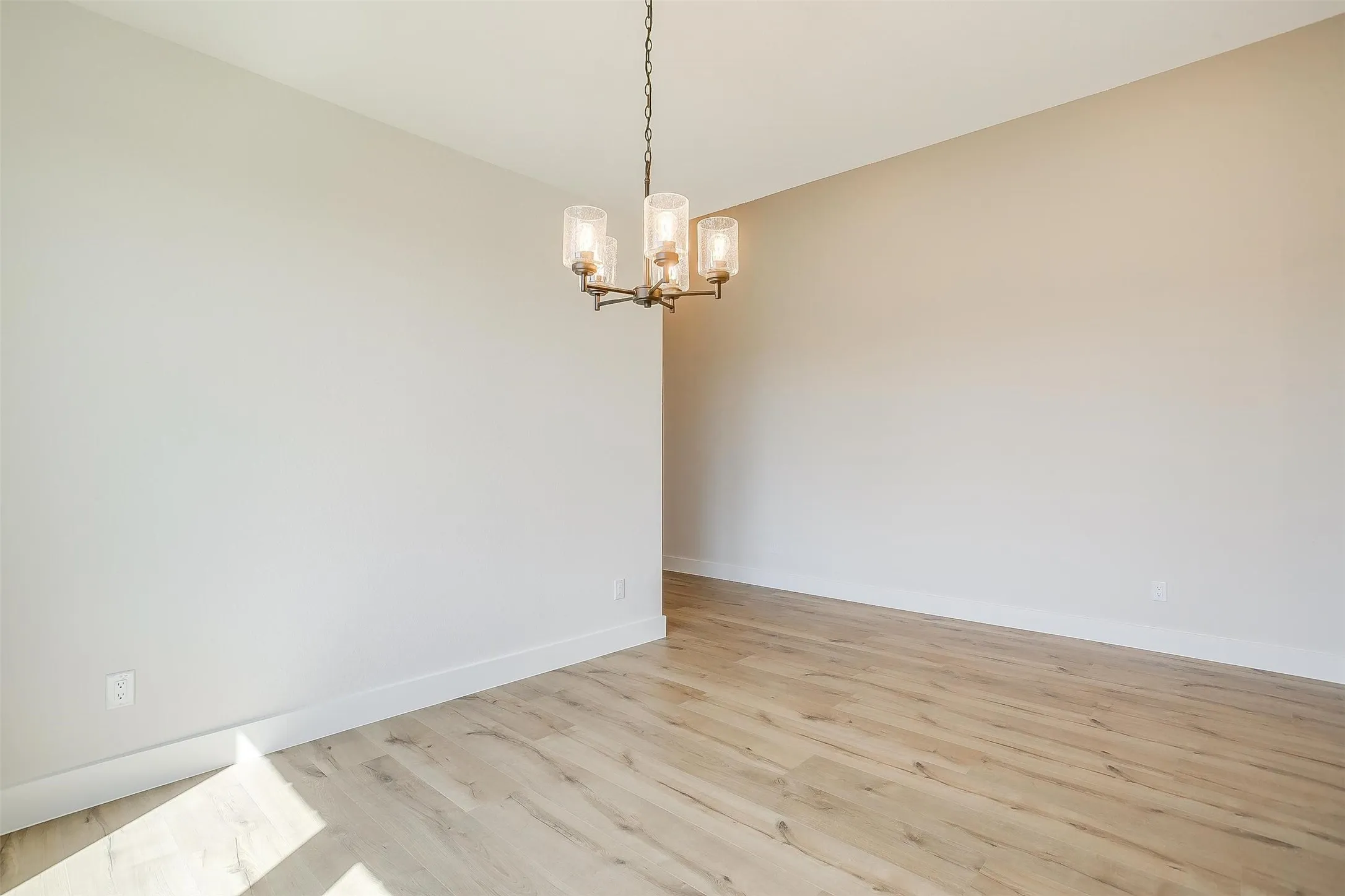 Single Family Residence For Sale in Tarrant County , 806 Feathergrass Court E, Haslet, Texas 76052, 3 Bedroom, 3 Bathroom, 3 Garage spaces, 3,040 Sqft, built in 2026, New Construction - Incomplete, mls#21242165, Real Estate Agent in Haslet, Homes For Sale in Tarrant county, Homes For Sale in Haslet, Realtor in Haslet Texas, Real Estate Brokerage Independent Realty Texas, Luminita Cordes Realtor