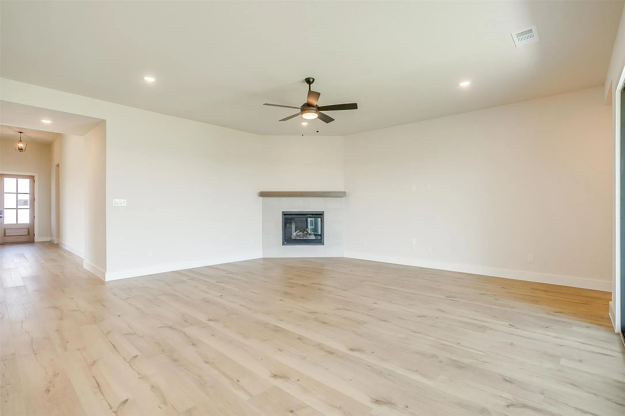 Single Family Residence For Sale in Tarrant County , 806 Feathergrass Court E, Haslet, Texas 76052, 3 Bedroom, 3 Bathroom, 3 Garage spaces, 3,040 Sqft, built in 2026, New Construction - Incomplete, mls#21242165, Real Estate Agent in Haslet, Homes For Sale in Tarrant county, Homes For Sale in Haslet, Realtor in Haslet Texas, Real Estate Brokerage Independent Realty Texas, Luminita Cordes Realtor