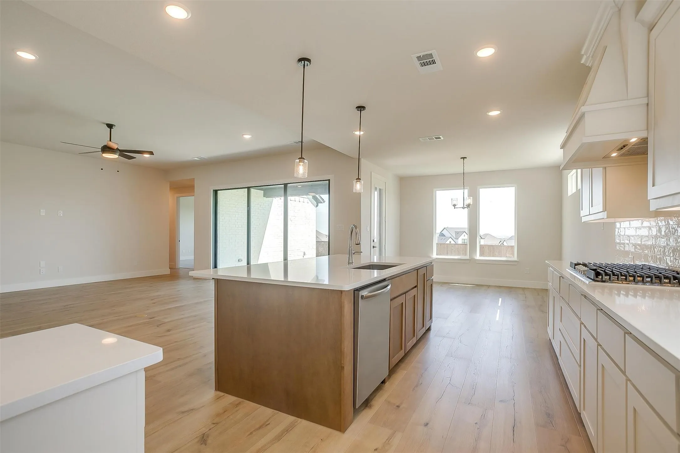 Single Family Residence For Sale in Tarrant County , 806 Feathergrass Court E, Haslet, Texas 76052, 3 Bedroom, 3 Bathroom, 3 Garage spaces, 3,040 Sqft, built in 2026, New Construction - Incomplete, mls#21242165, Real Estate Agent in Haslet, Homes For Sale in Tarrant county, Homes For Sale in Haslet, Realtor in Haslet Texas, Real Estate Brokerage Independent Realty Texas, Luminita Cordes Realtor
