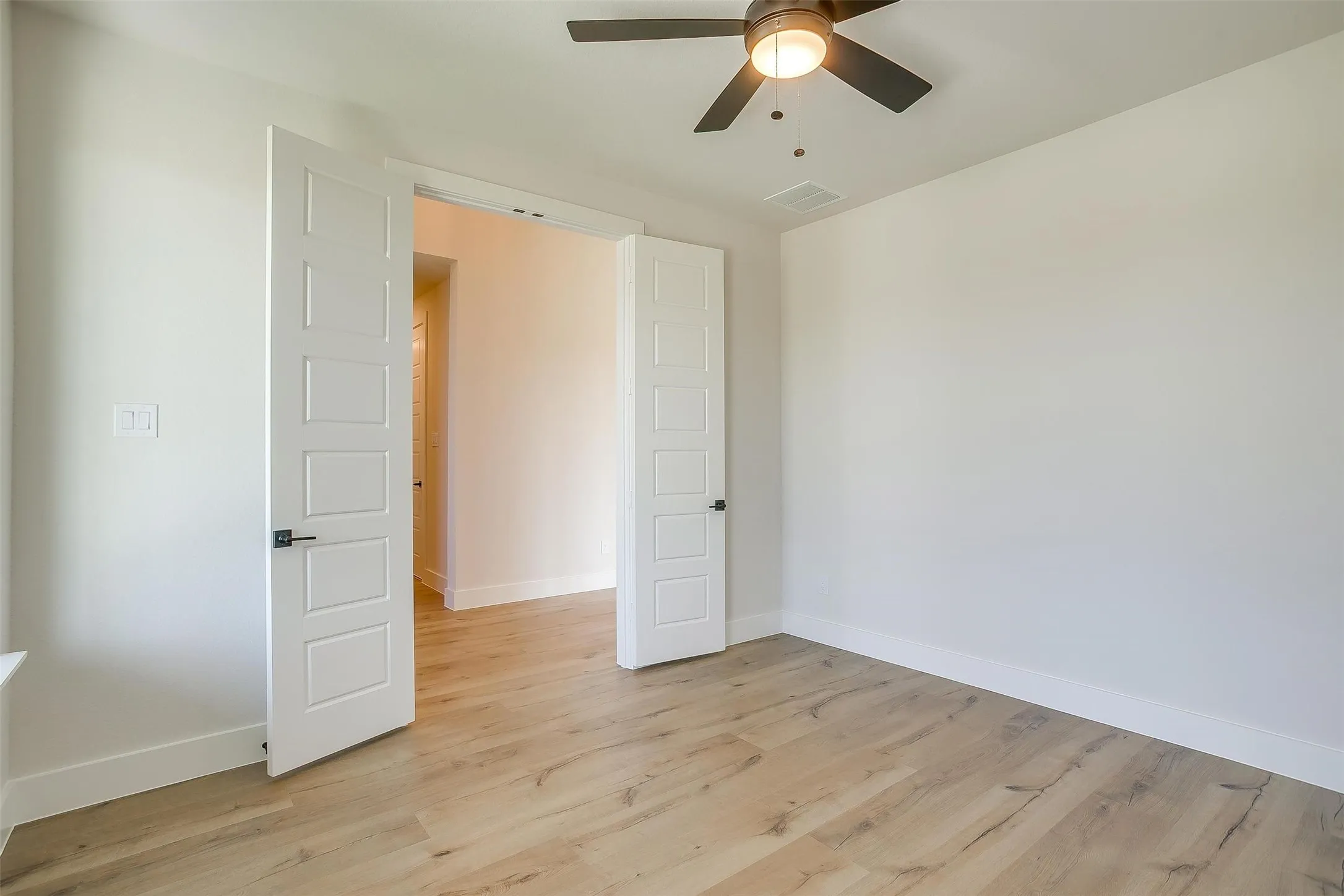 Single Family Residence For Sale in Tarrant County , 806 Feathergrass Court E, Haslet, Texas 76052, 3 Bedroom, 3 Bathroom, 3 Garage spaces, 3,040 Sqft, built in 2026, New Construction - Incomplete, mls#21242165, Real Estate Agent in Haslet, Homes For Sale in Tarrant county, Homes For Sale in Haslet, Realtor in Haslet Texas, Real Estate Brokerage Independent Realty Texas, Luminita Cordes Realtor