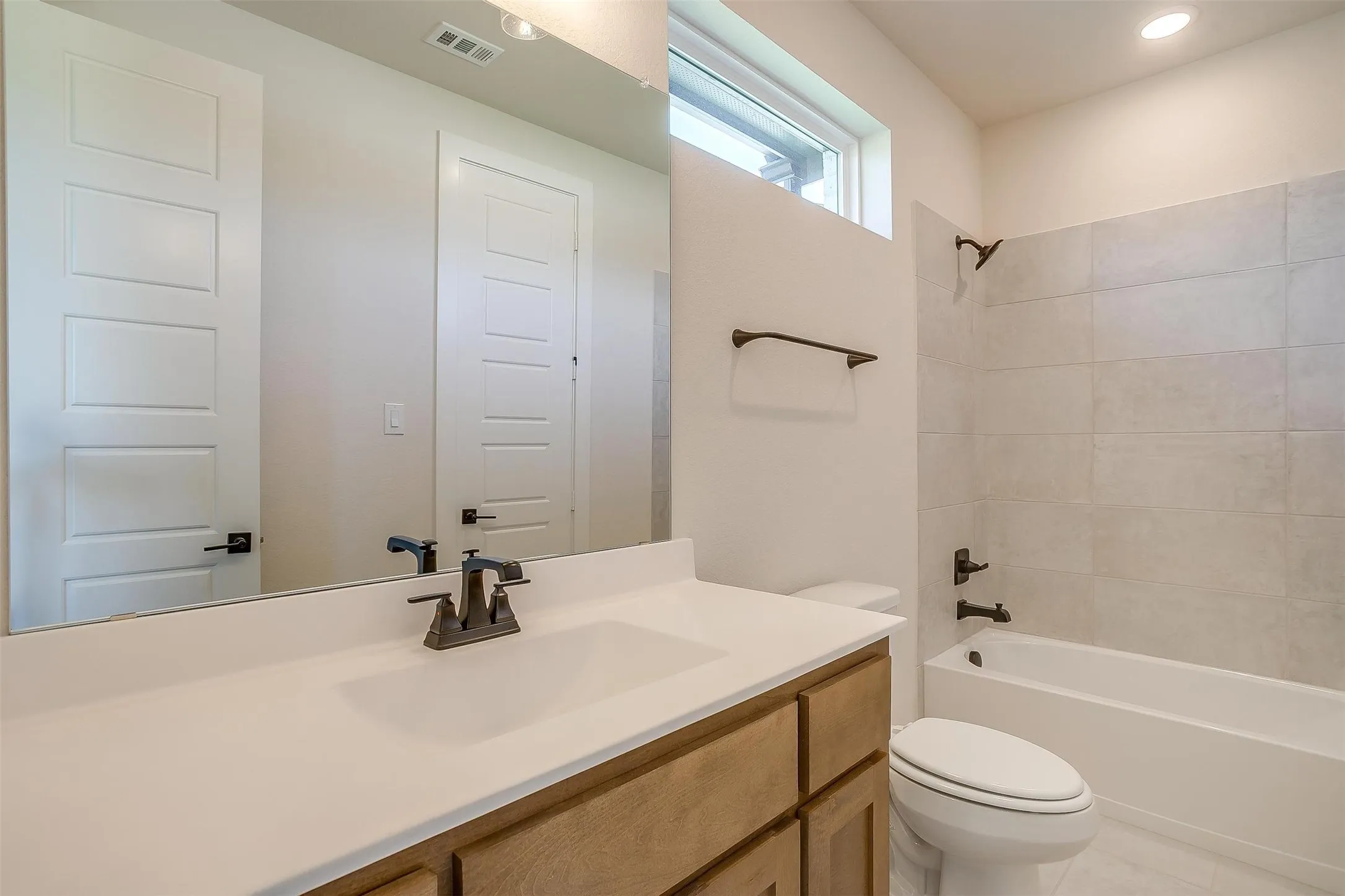 Single Family Residence For Sale in Tarrant County , 806 Feathergrass Court E, Haslet, Texas 76052, 3 Bedroom, 3 Bathroom, 3 Garage spaces, 3,040 Sqft, built in 2026, New Construction - Incomplete, mls#21242165, Real Estate Agent in Haslet, Homes For Sale in Tarrant county, Homes For Sale in Haslet, Realtor in Haslet Texas, Real Estate Brokerage Independent Realty Texas, Luminita Cordes Realtor