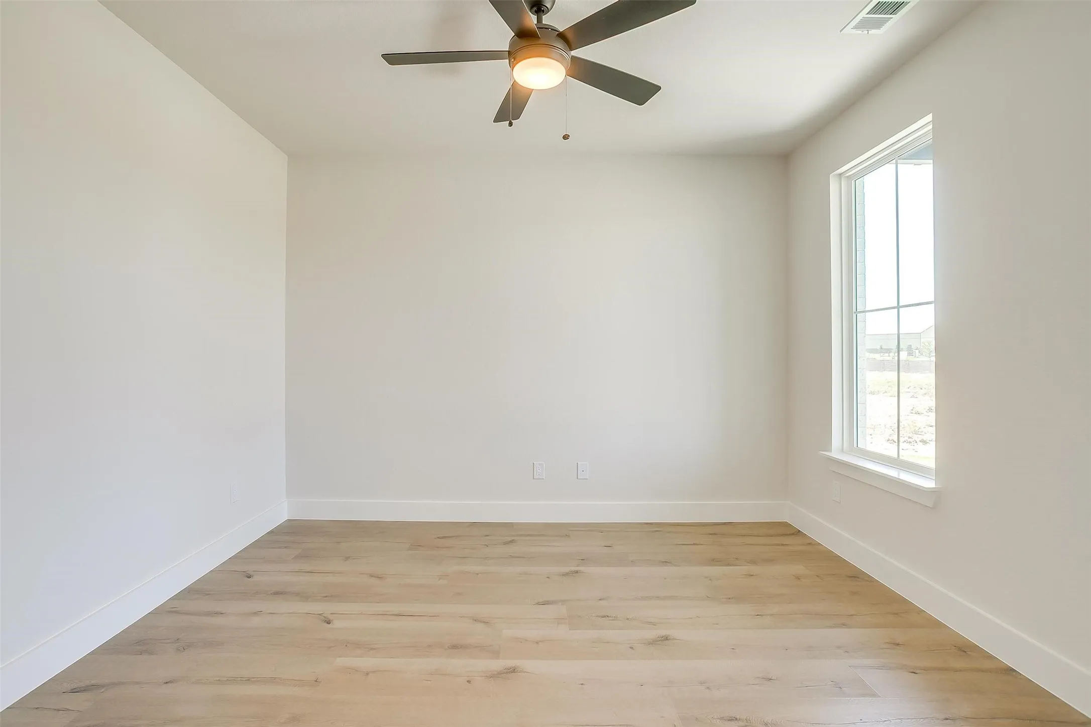Single Family Residence For Sale in Tarrant County , 806 Feathergrass Court E, Haslet, Texas 76052, 3 Bedroom, 3 Bathroom, 3 Garage spaces, 3,040 Sqft, built in 2026, New Construction - Incomplete, mls#21242165, Real Estate Agent in Haslet, Homes For Sale in Tarrant county, Homes For Sale in Haslet, Realtor in Haslet Texas, Real Estate Brokerage Independent Realty Texas, Luminita Cordes Realtor
