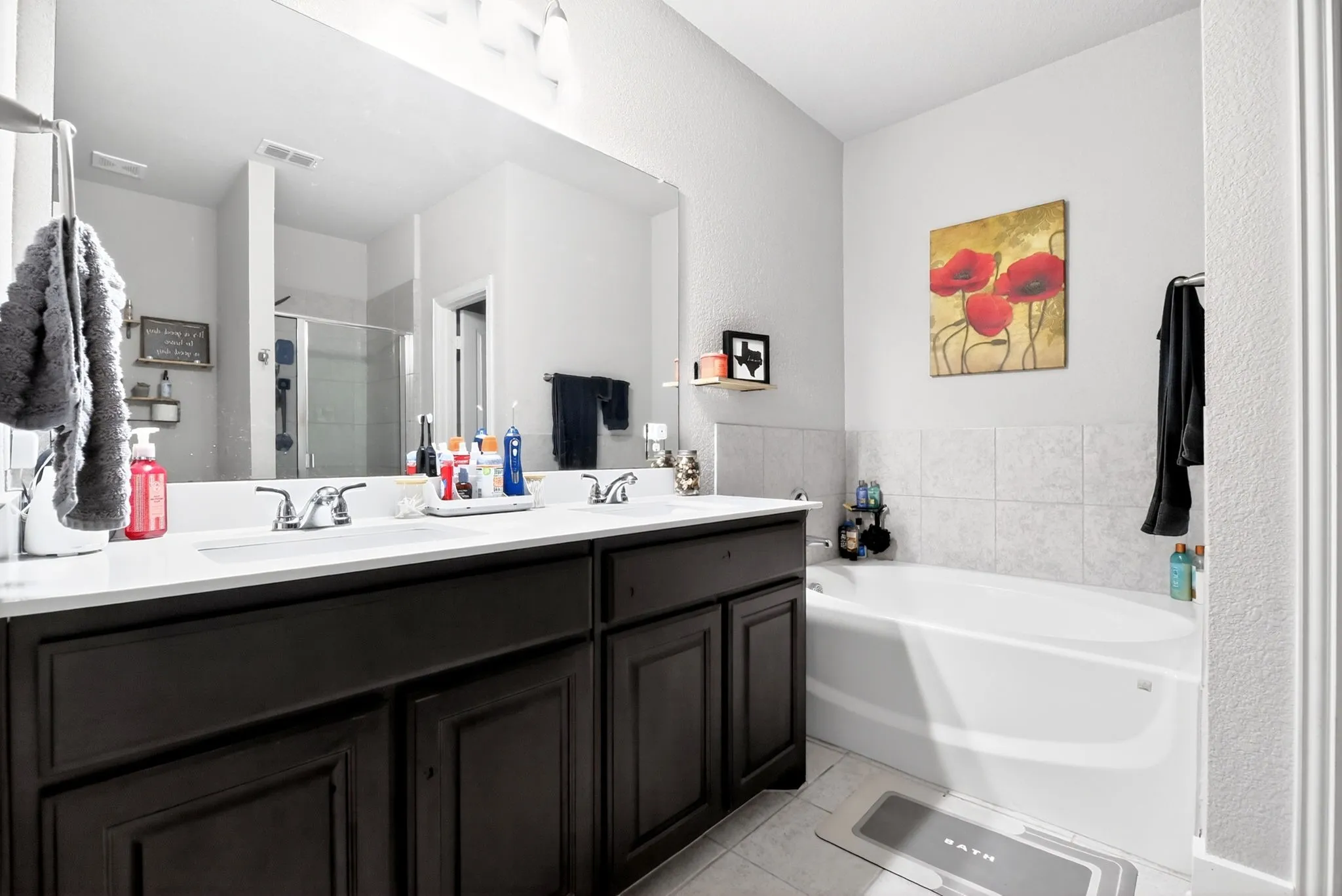 Single Family Residence For Sale in Tarrant County , 1445 Eagle Nest Drive, Pelican Bay, Texas 76020, 3 Bedroom, 2 Bathroom, 2 Garage spaces, 1,790 Sqft, built in 2020, mls#21226879, Real Estate Agent in Pelican Bay, Homes For Sale in Tarrant county, Homes For Sale in Pelican Bay, Realtor in Pelican Bay Texas, Real Estate Brokerage Independent Realty Texas, Luminita Cordes Realtor