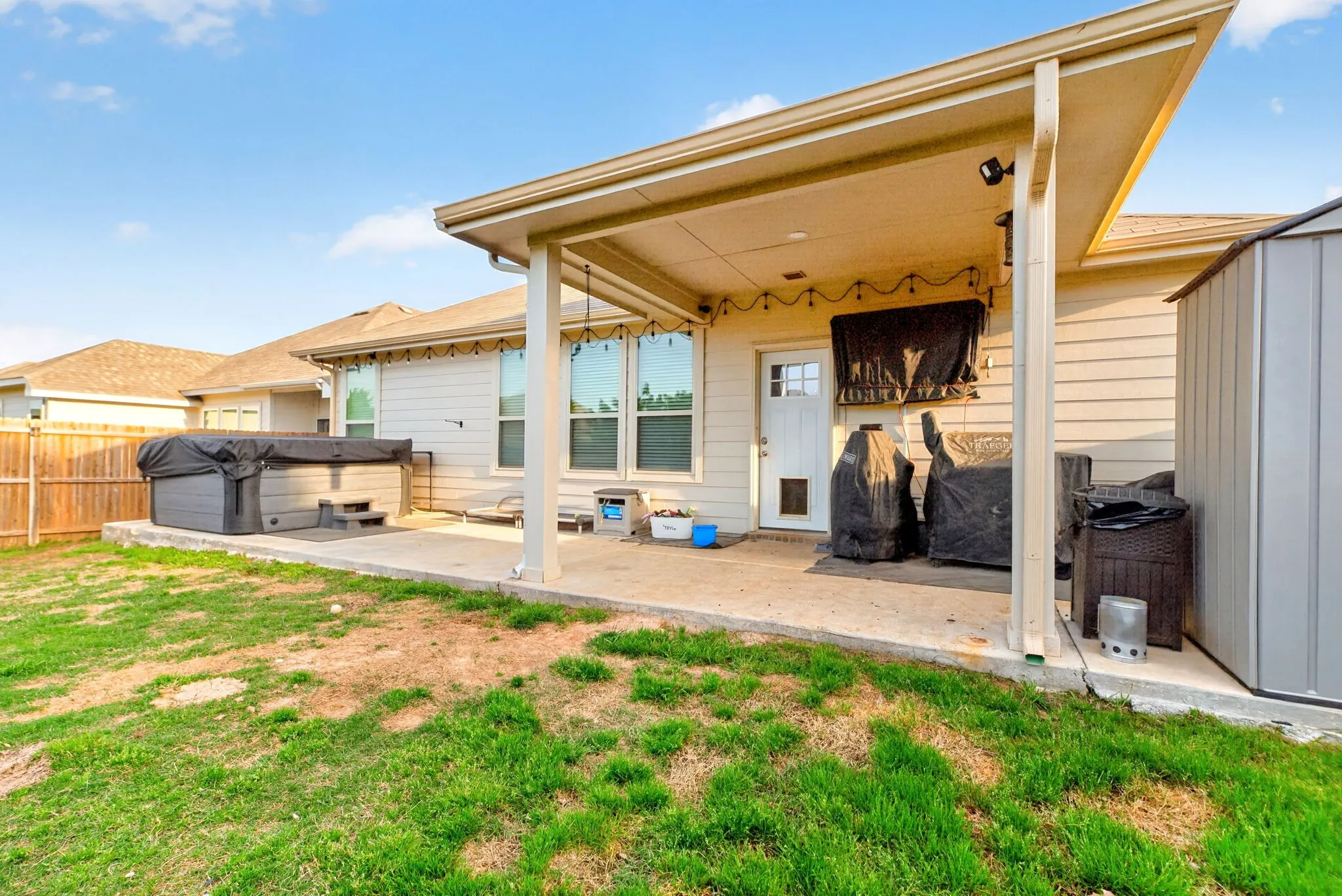 Single Family Residence For Sale in Tarrant County , 1445 Eagle Nest Drive, Pelican Bay, Texas 76020, 3 Bedroom, 2 Bathroom, 2 Garage spaces, 1,790 Sqft, built in 2020, mls#21226879, Real Estate Agent in Pelican Bay, Homes For Sale in Tarrant county, Homes For Sale in Pelican Bay, Realtor in Pelican Bay Texas, Real Estate Brokerage Independent Realty Texas, Luminita Cordes Realtor