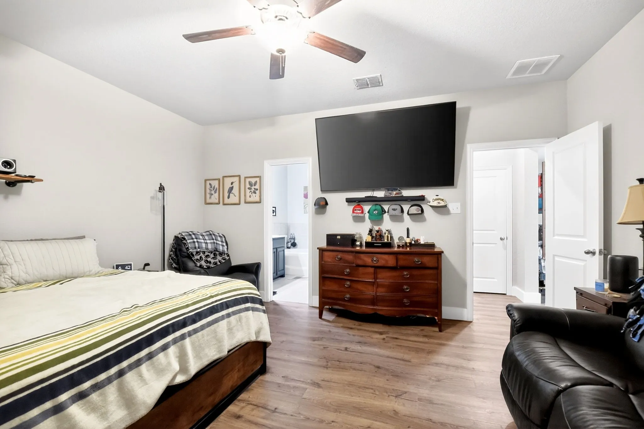 Single Family Residence For Sale in Tarrant County , 1445 Eagle Nest Drive, Pelican Bay, Texas 76020, 3 Bedroom, 2 Bathroom, 2 Garage spaces, 1,790 Sqft, built in 2020, mls#21226879, Real Estate Agent in Pelican Bay, Homes For Sale in Tarrant county, Homes For Sale in Pelican Bay, Realtor in Pelican Bay Texas, Real Estate Brokerage Independent Realty Texas, Luminita Cordes Realtor