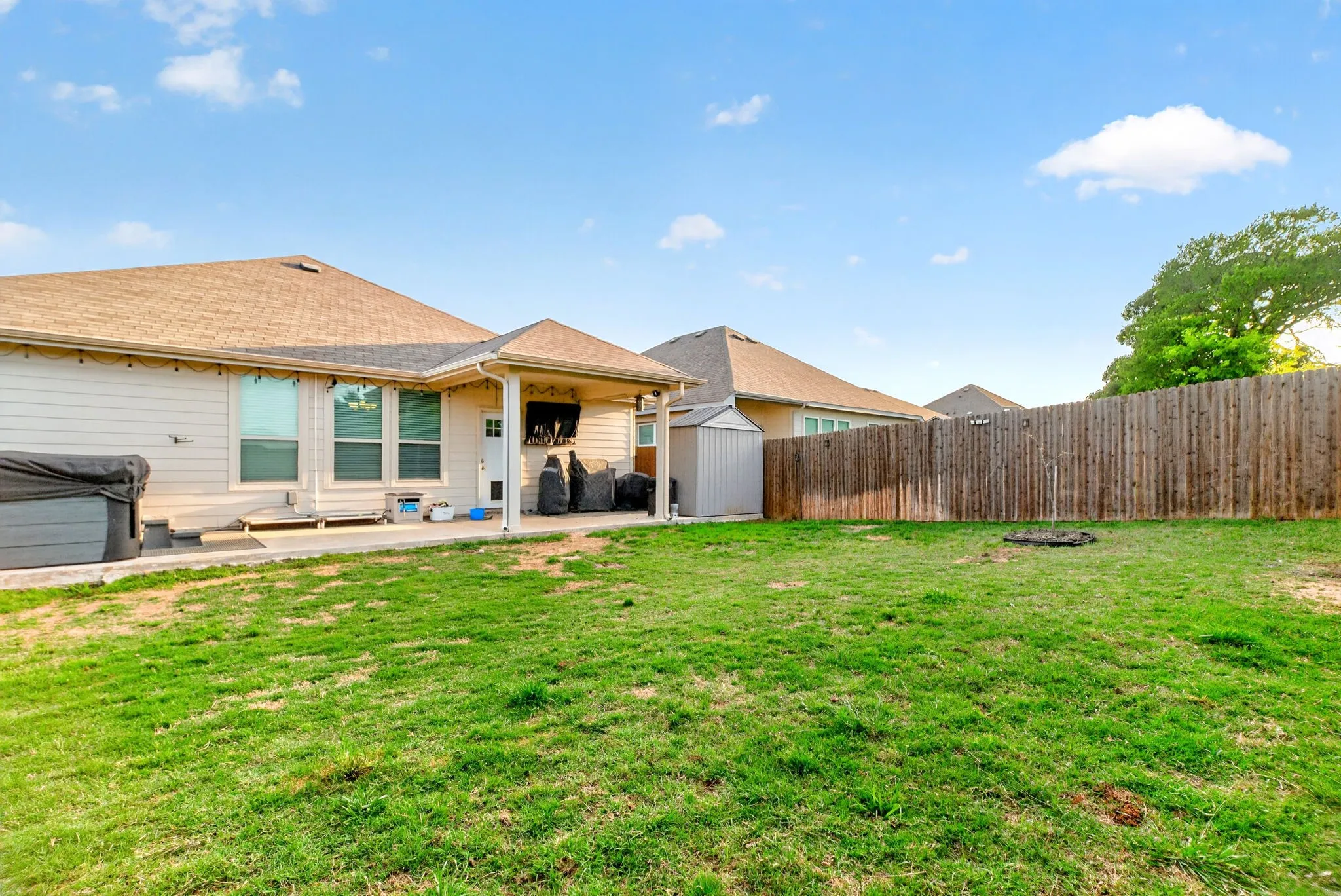 Single Family Residence For Sale in Tarrant County , 1445 Eagle Nest Drive, Pelican Bay, Texas 76020, 3 Bedroom, 2 Bathroom, 2 Garage spaces, 1,790 Sqft, built in 2020, mls#21226879, Real Estate Agent in Pelican Bay, Homes For Sale in Tarrant county, Homes For Sale in Pelican Bay, Realtor in Pelican Bay Texas, Real Estate Brokerage Independent Realty Texas, Luminita Cordes Realtor