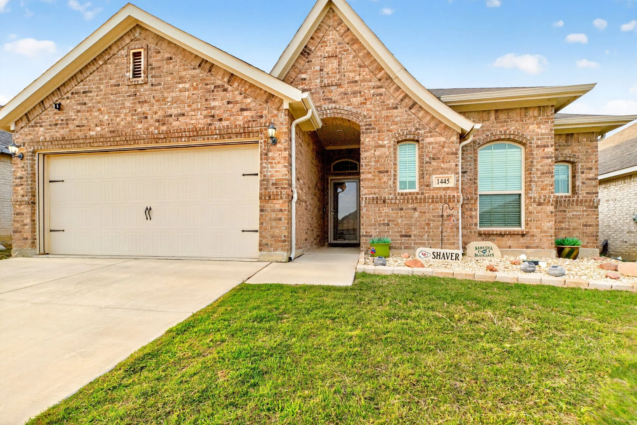 Single Family Residence For Sale in Tarrant County , 1445 Eagle Nest Drive, Pelican Bay, Texas 76020, 3 Bedroom, 2 Bathroom, 2 Garage spaces, 1,790 Sqft, built in 2020, mls#21226879, Real Estate Agent in Pelican Bay, Homes For Sale in Tarrant county, Homes For Sale in Pelican Bay, Realtor in Pelican Bay Texas, Real Estate Brokerage Independent Realty Texas, Luminita Cordes Realtor