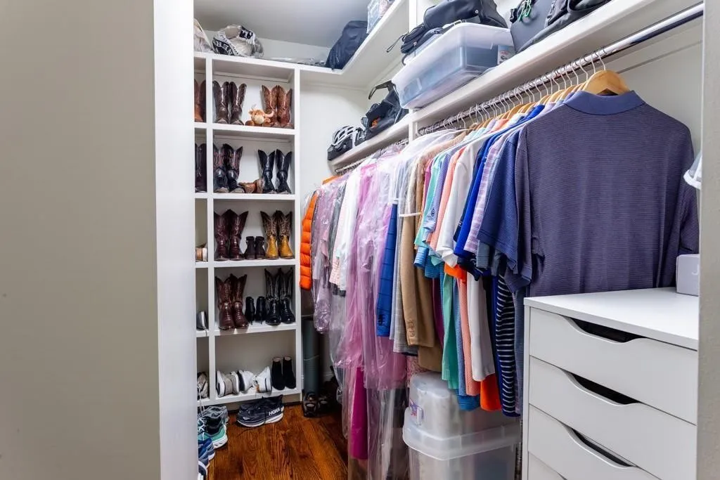 Guest Suite walk-in Closet