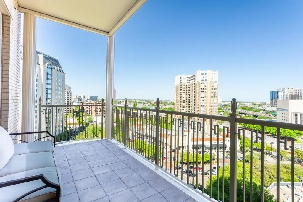 Expansive views toward Uptown from the southeast facing corner balcony.