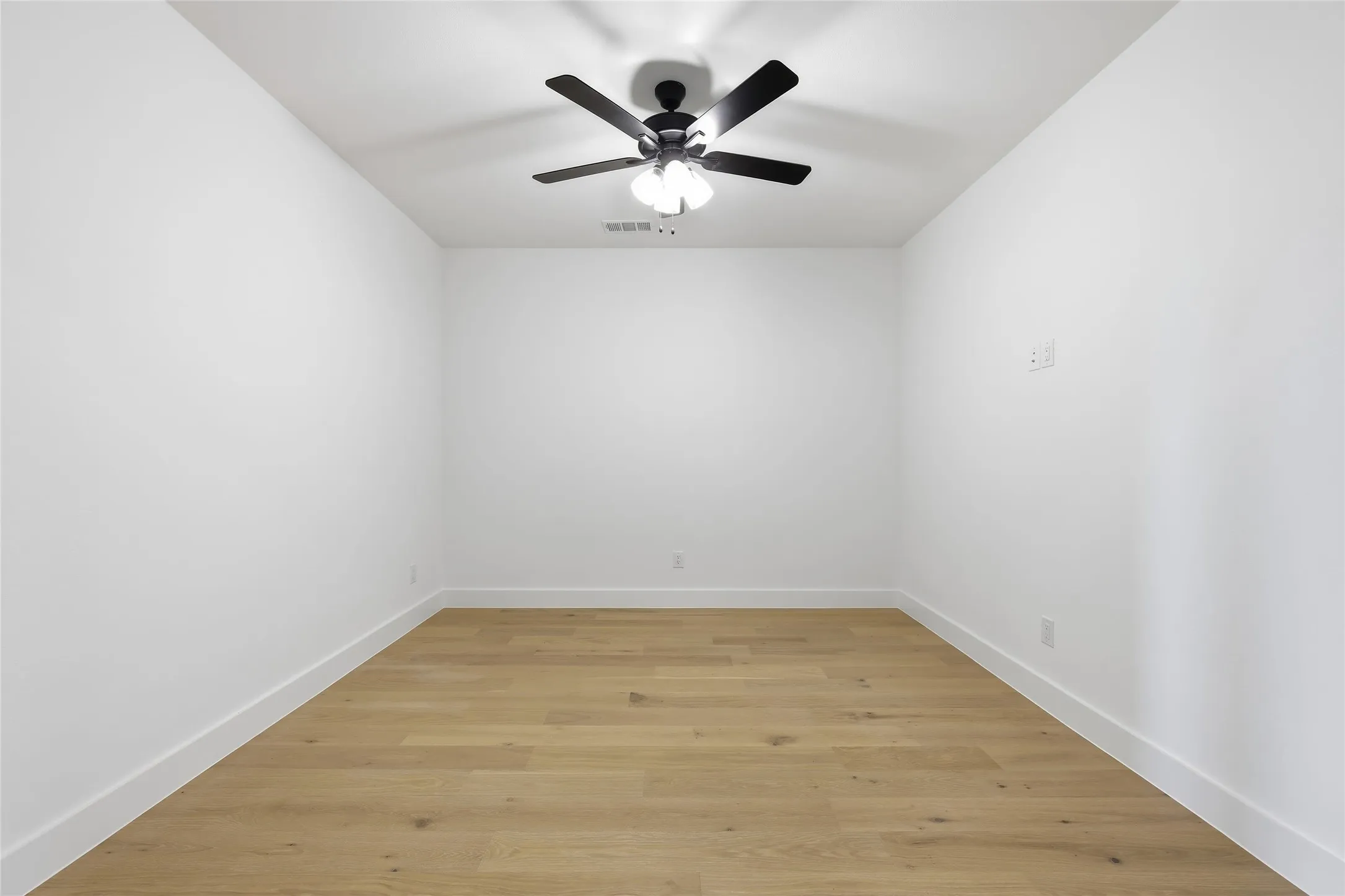 Single Family Residence For Sale in Tarrant County , 826 Feathergrass Court W, Haslet, Texas 76052, 4 Bedroom, 3 Bathroom, 3 Garage spaces, 2,801 Sqft, built in 2026, New Construction - Incomplete, mls#21242192, Real Estate Agent in Haslet, Homes For Sale in Tarrant county, Homes For Sale in Haslet, Realtor in Haslet Texas, Real Estate Brokerage Independent Realty Texas, Luminita Cordes Realtor