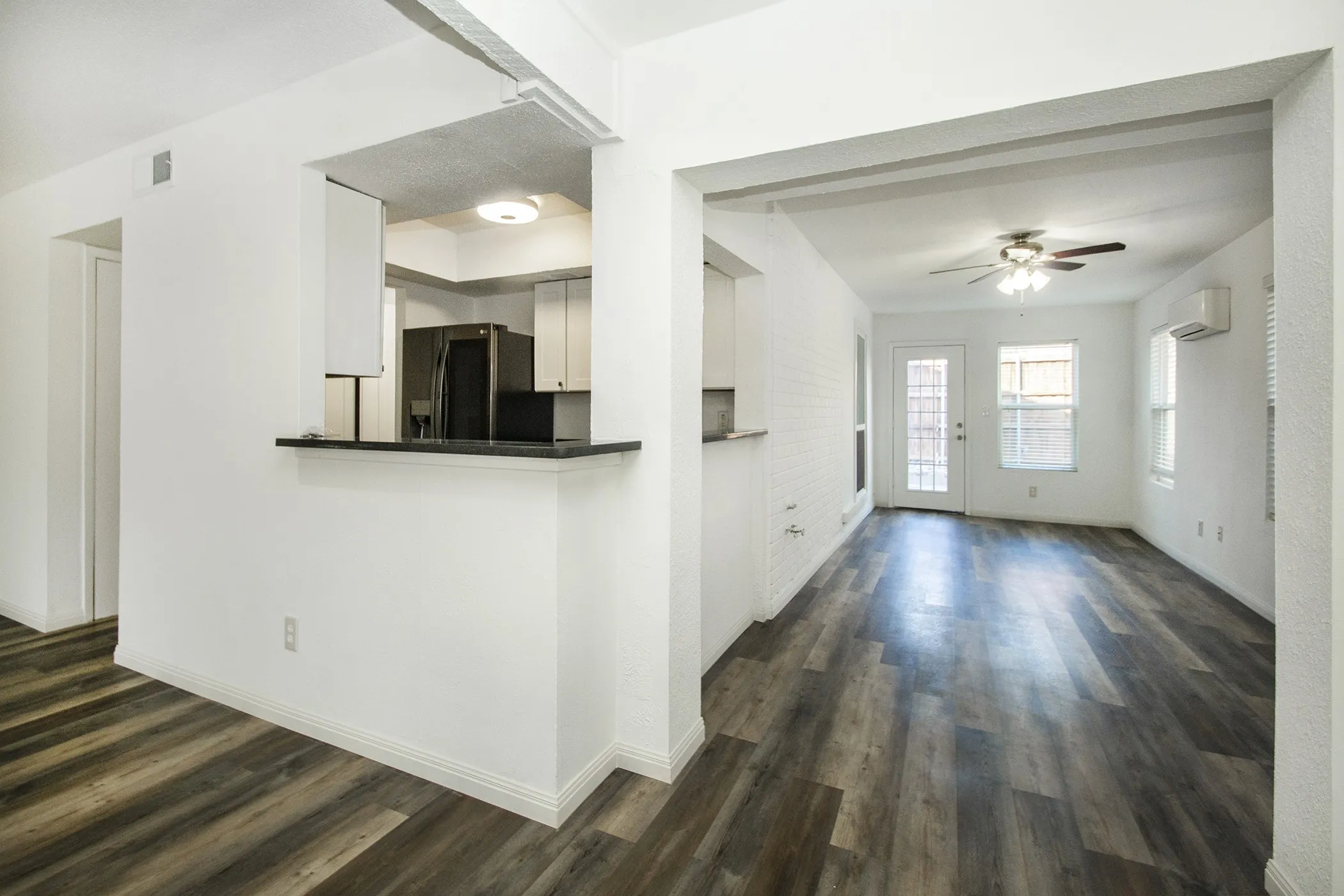 Townhouse For Rent in Dallas County , 2611 Via Cordova, Carrollton, Texas 75006, 4 Bedroom, 2 Bathroom, Garage spaces, 1,833 Sqft, built in 1973, mls#21242197, Real Estate Agent in Carrollton, Homes For Rent in Dallas county, Homes For Rent in Carrollton, Realtor in Carrollton Texas, Real Estate Brokerage Independent Realty Texas, Luminita Cordes Realtor