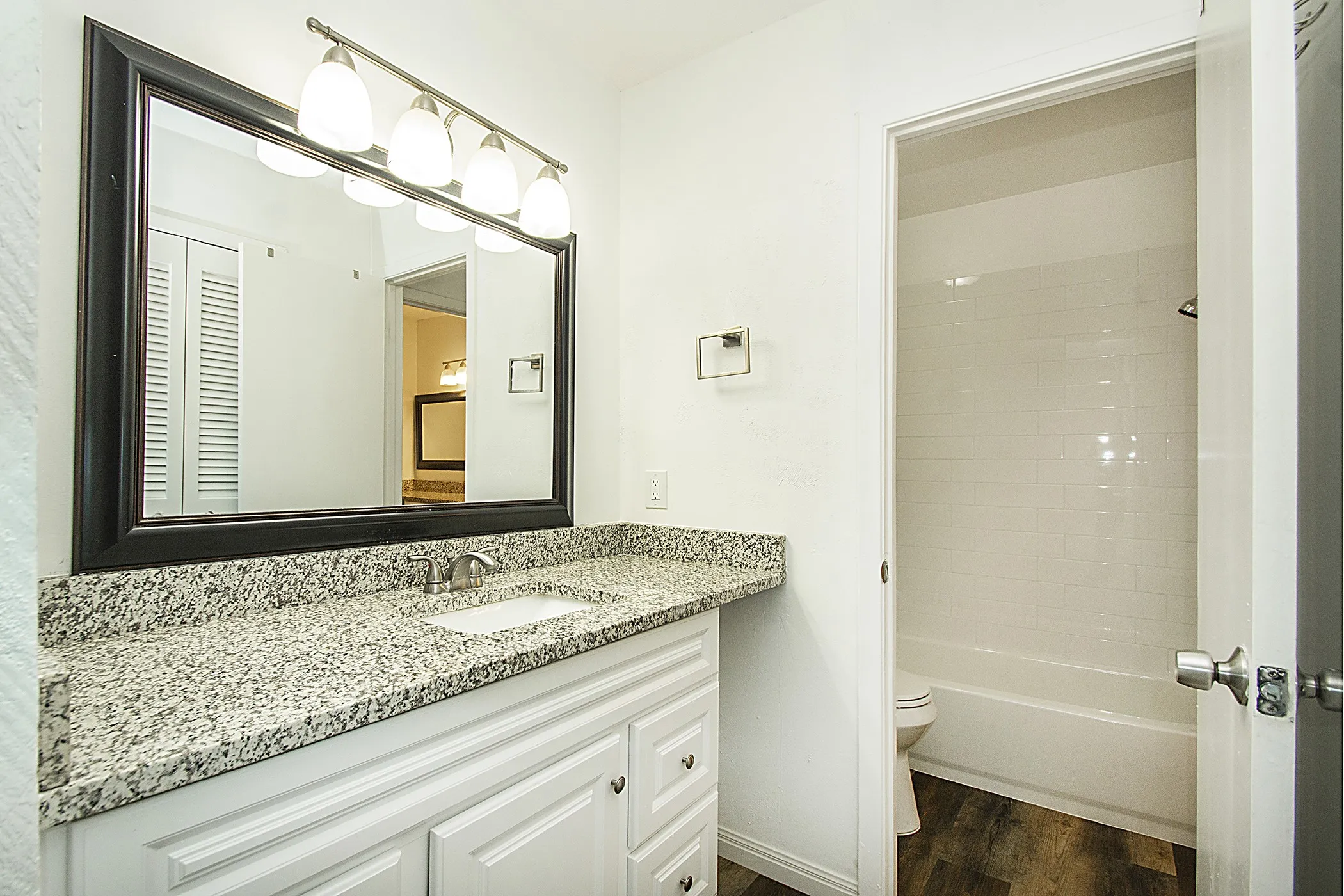Townhouse For Rent in Dallas County , 2611 Via Cordova, Carrollton, Texas 75006, 4 Bedroom, 2 Bathroom, Garage spaces, 1,833 Sqft, built in 1973, mls#21242197, Real Estate Agent in Carrollton, Homes For Rent in Dallas county, Homes For Rent in Carrollton, Realtor in Carrollton Texas, Real Estate Brokerage Independent Realty Texas, Luminita Cordes Realtor