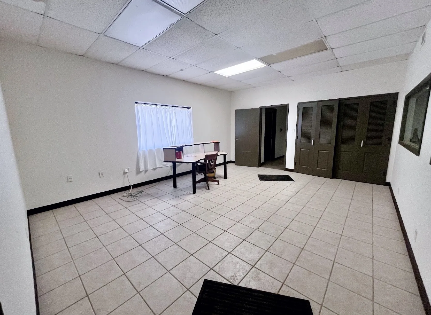 Warehouse For Sale in Tarrant County , 213 Valley Lane, Kennedale, Texas 76060, 0, 0, Garage spaces, 0 Sqft, built in 1972, Preowned, Price $1,200,000, mls#21242171, Real Estate Agent in Kennedale, Homes For Sale in Tarrant county, Homes For Sale in Kennedale, Realtor in Kennedale Texas, Real Estate Brokerage Independent Realty Texas, Luminita Cordes Realtor