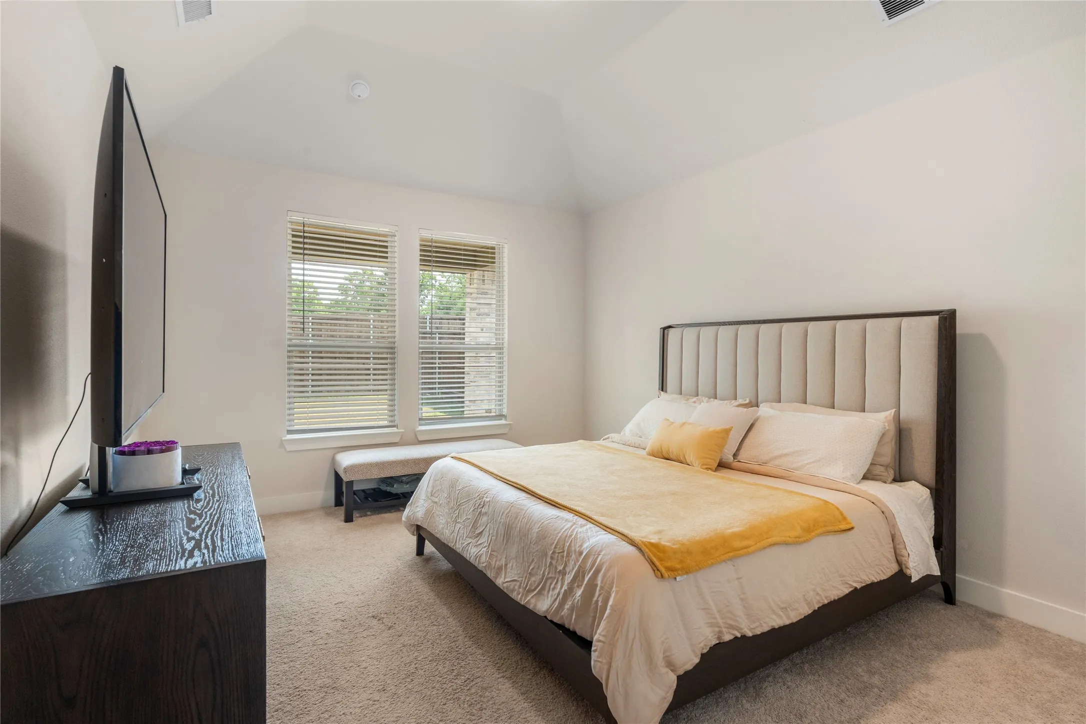 Single Family Residence For Sale in Grayson County , 3906 Southbend Drive, Denison, Texas 75020, 4 Bedroom, 3 Bathroom, 2 Garage spaces, 2,262 Sqft, built in 2022, Preowned, mls#21241010, Real Estate Agent in Denison, Homes For Sale in Grayson county, Homes For Sale in Denison, Realtor in Denison Texas, Real Estate Brokerage Independent Realty Texas, Luminita Cordes Realtor