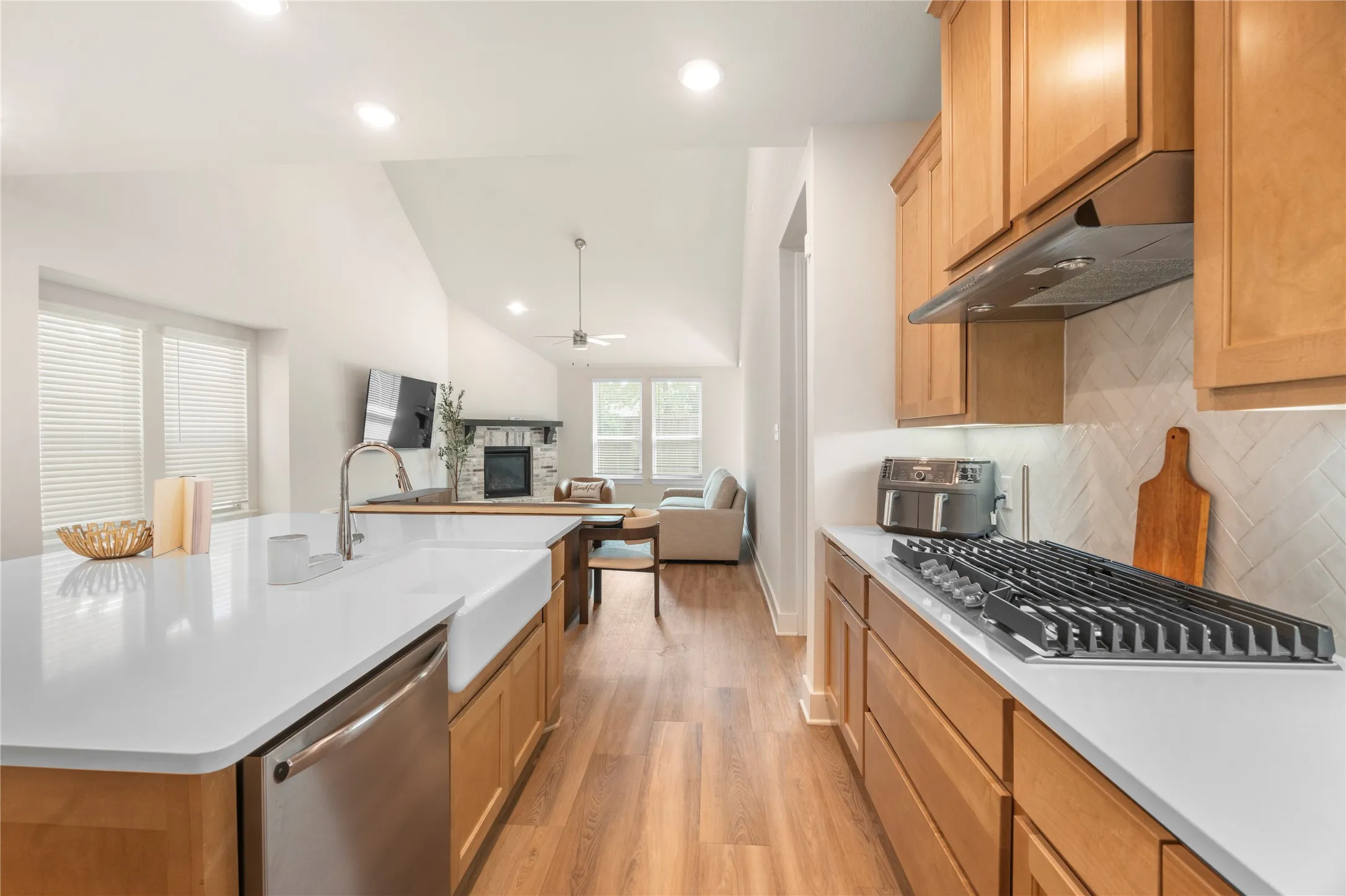 Single Family Residence For Sale in Grayson County , 3906 Southbend Drive, Denison, Texas 75020, 4 Bedroom, 3 Bathroom, 2 Garage spaces, 2,262 Sqft, built in 2022, Preowned, mls#21241010, Real Estate Agent in Denison, Homes For Sale in Grayson county, Homes For Sale in Denison, Realtor in Denison Texas, Real Estate Brokerage Independent Realty Texas, Luminita Cordes Realtor