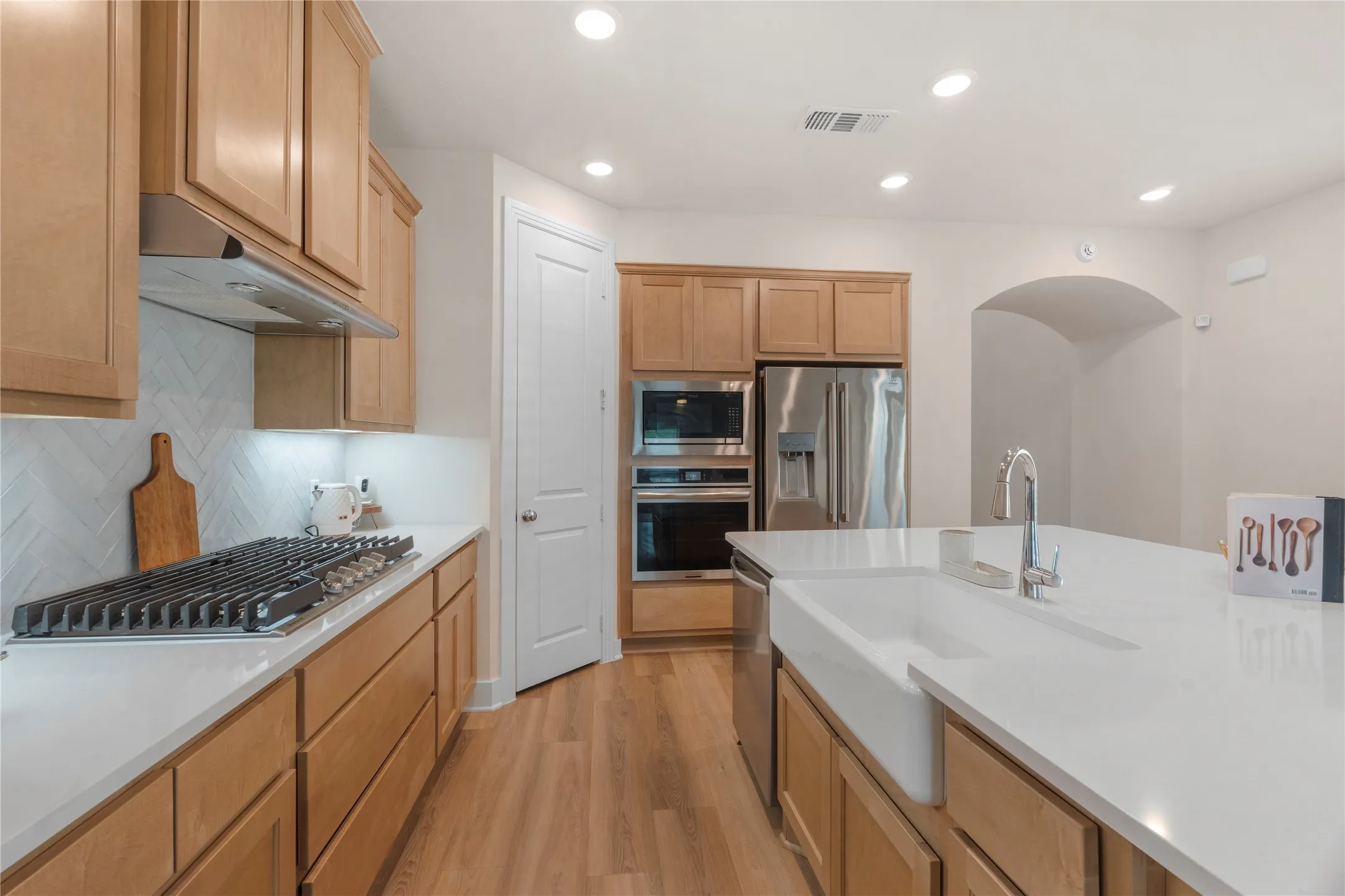 Single Family Residence For Sale in Grayson County , 3906 Southbend Drive, Denison, Texas 75020, 4 Bedroom, 3 Bathroom, 2 Garage spaces, 2,262 Sqft, built in 2022, Preowned, mls#21241010, Real Estate Agent in Denison, Homes For Sale in Grayson county, Homes For Sale in Denison, Realtor in Denison Texas, Real Estate Brokerage Independent Realty Texas, Luminita Cordes Realtor