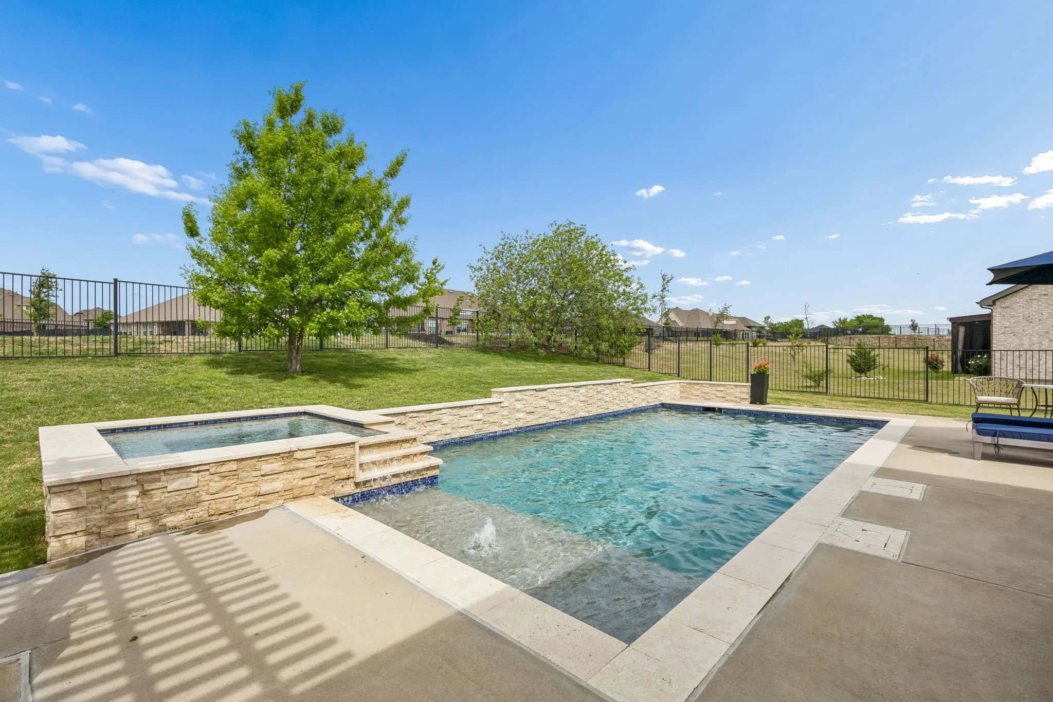 Single Family Residence For Sale in Grayson County , 1513 Bearpath Way, Gunter, Texas 75058, 4 Bedroom, 4 Bathroom, 3 Garage spaces, 3,888 Sqft, built in 2015, mls#21224060, Real Estate Agent in Gunter, Homes For Sale in Grayson county, Homes For Sale in Gunter, Realtor in Gunter Texas, Real Estate Brokerage Independent Realty Texas, Luminita Cordes Realtor