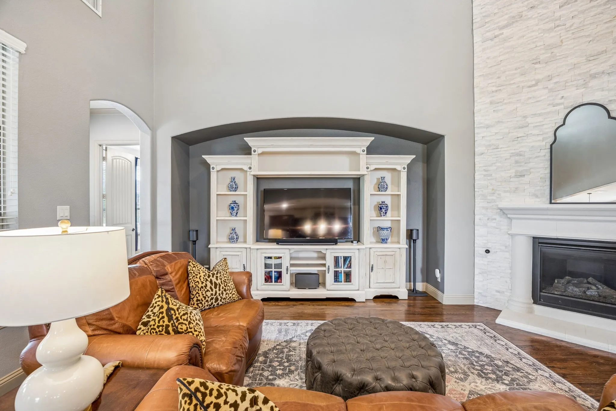 Single Family Residence For Sale in Grayson County , 1513 Bearpath Way, Gunter, Texas 75058, 4 Bedroom, 4 Bathroom, 3 Garage spaces, 3,888 Sqft, built in 2015, mls#21224060, Real Estate Agent in Gunter, Homes For Sale in Grayson county, Homes For Sale in Gunter, Realtor in Gunter Texas, Real Estate Brokerage Independent Realty Texas, Luminita Cordes Realtor