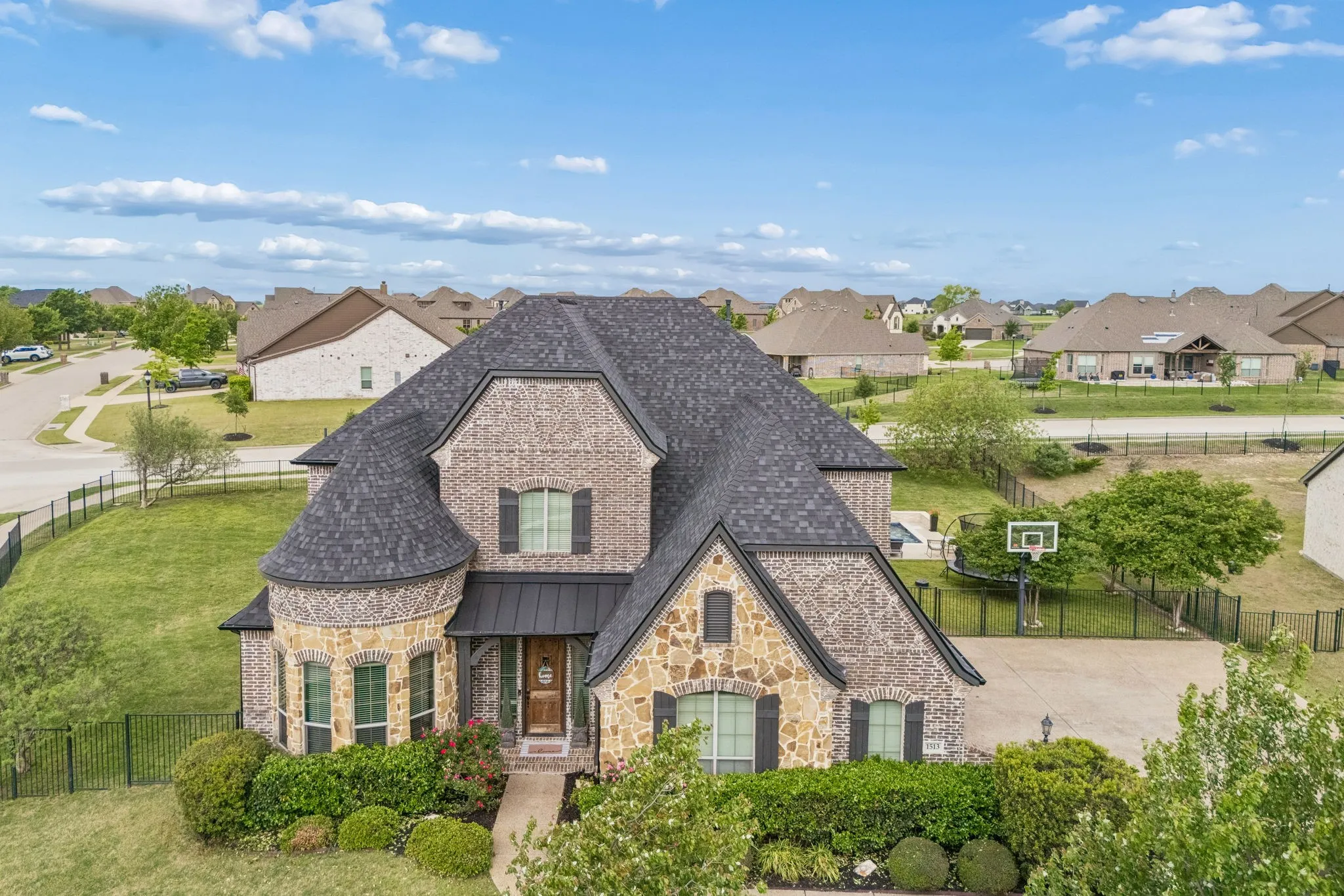 Single Family Residence For Sale in Grayson County , 1513 Bearpath Way, Gunter, Texas 75058, 4 Bedroom, 4 Bathroom, 3 Garage spaces, 3,888 Sqft, built in 2015, mls#21224060, Real Estate Agent in Gunter, Homes For Sale in Grayson county, Homes For Sale in Gunter, Realtor in Gunter Texas, Real Estate Brokerage Independent Realty Texas, Luminita Cordes Realtor